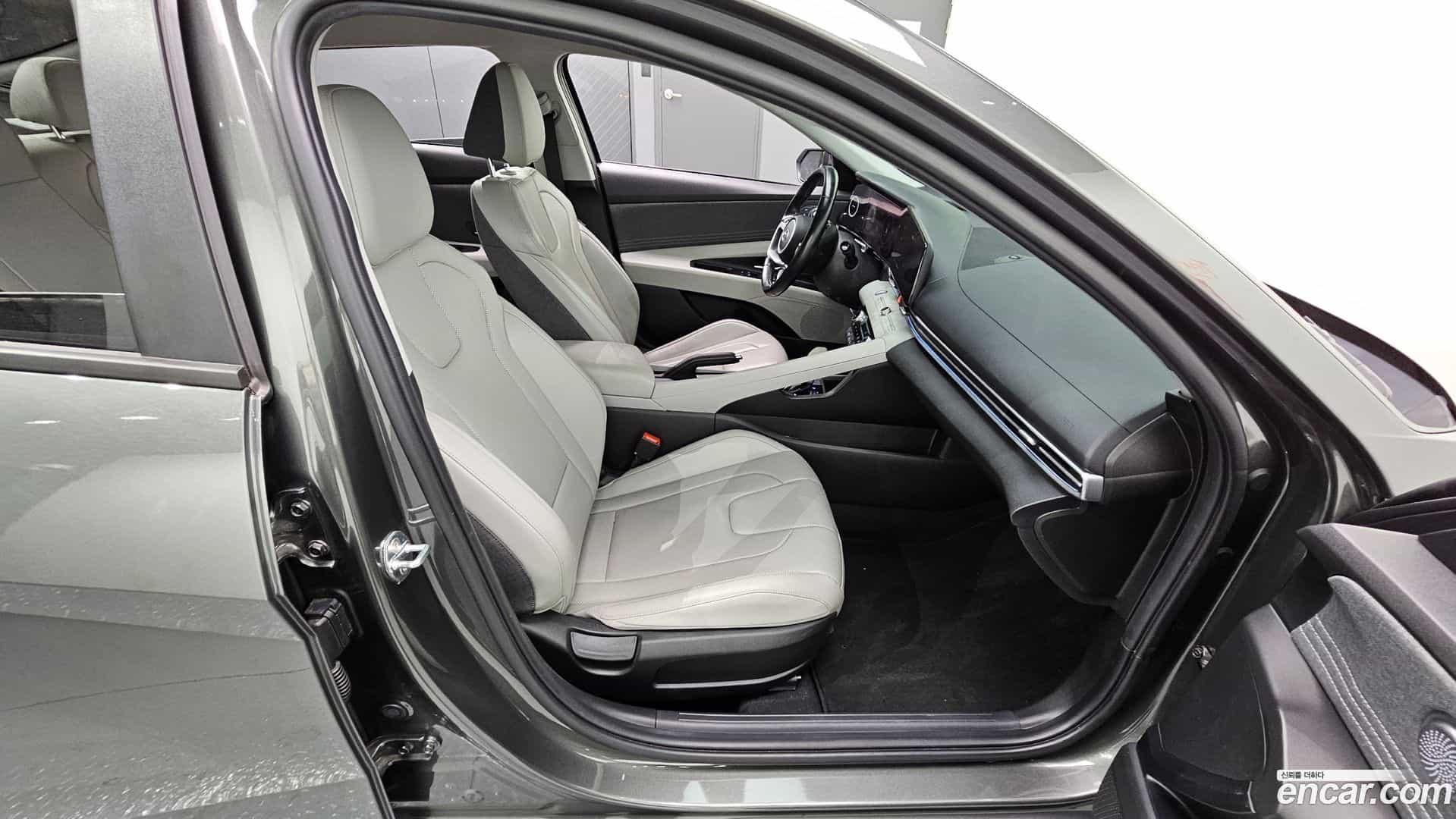 AVANTE Hyundai 2020.10-OPTION-017