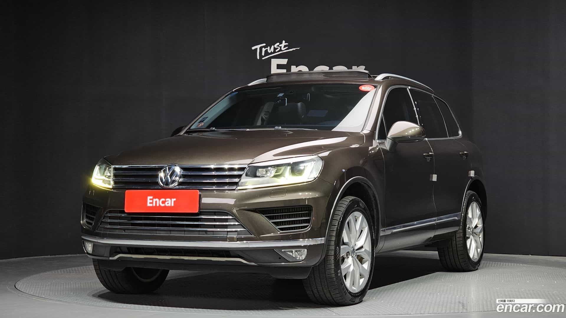 Touareg Volkswagen 2015.10-OUTER-001