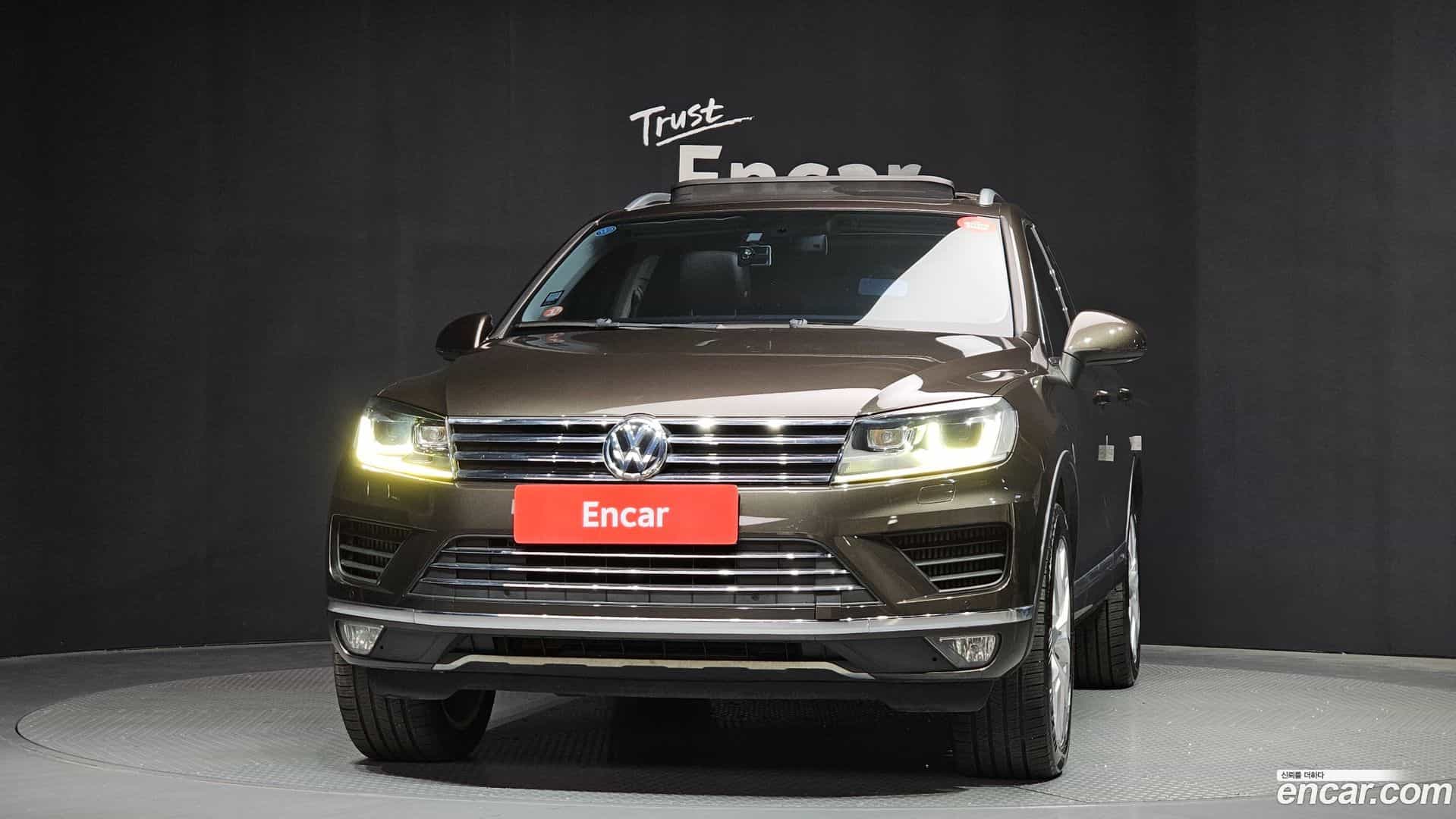 Touareg Volkswagen 2015.10-OUTER-003