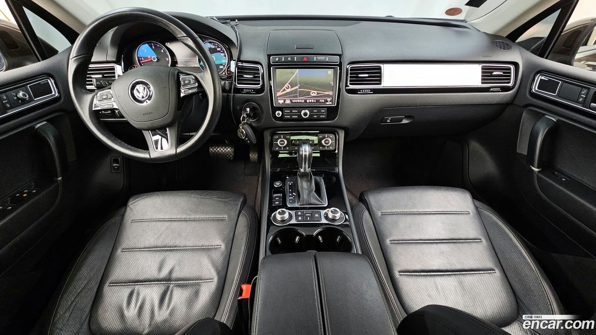 Main__Slider__Photo:Touareg Volkswagen 2015.10-6