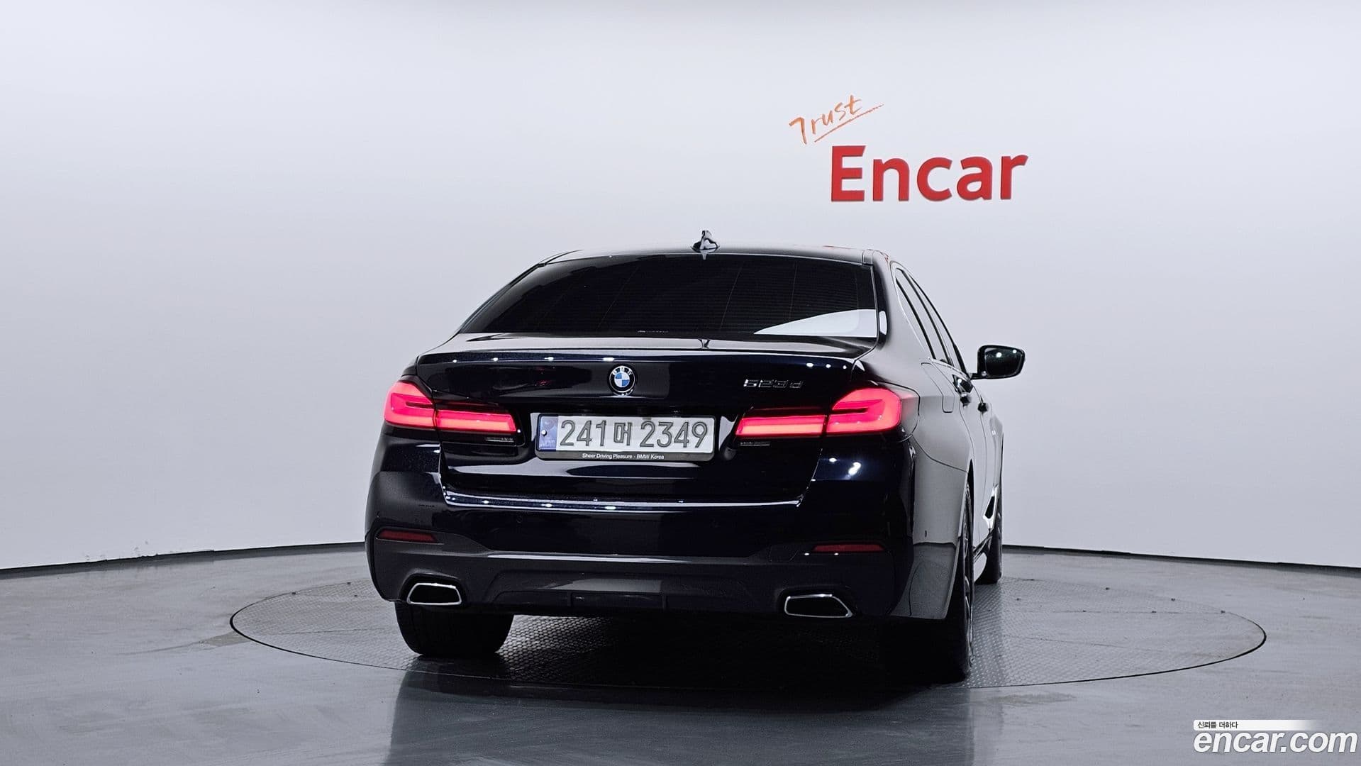 Main__Slider__Photo:5-Series BMW 2021.1-3