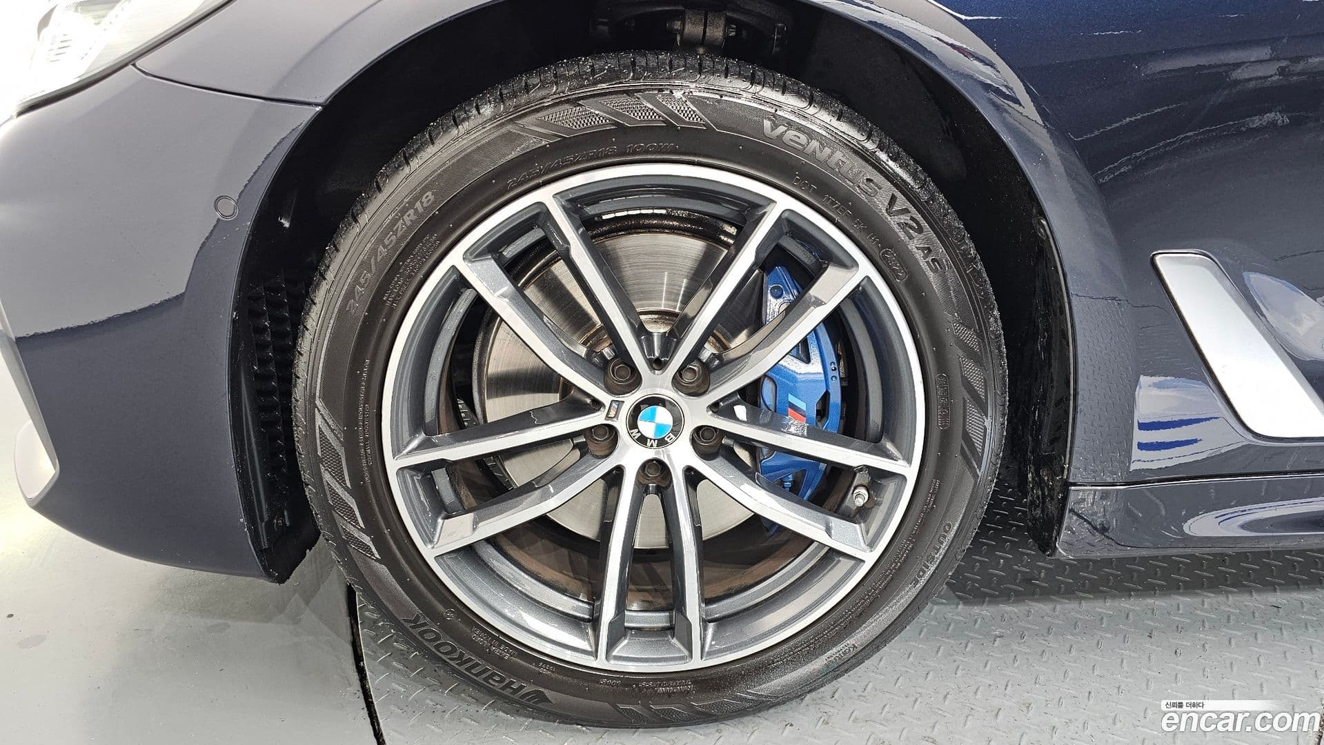 Main__Slider__Photo:5-Series BMW 2021.1-4