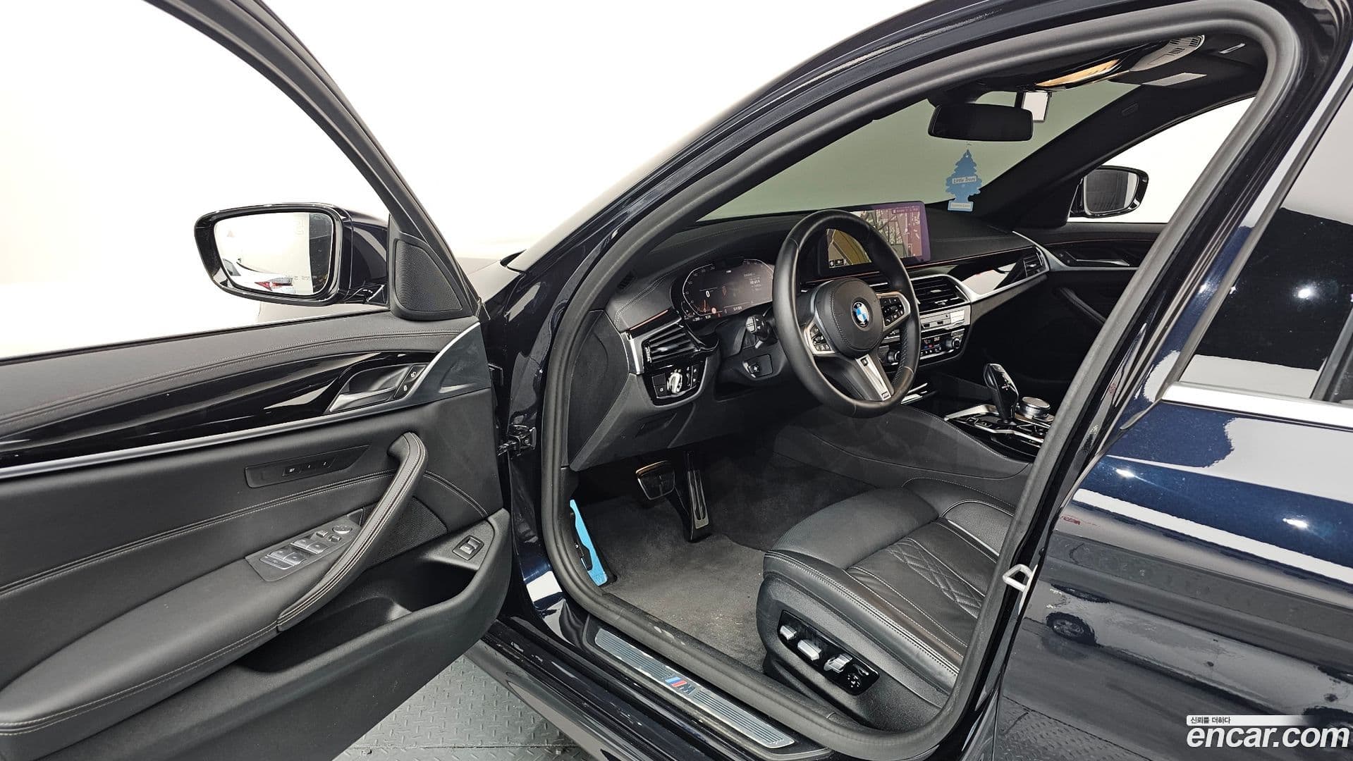 Main__Slider__Photo:5-Series BMW 2021.1-9