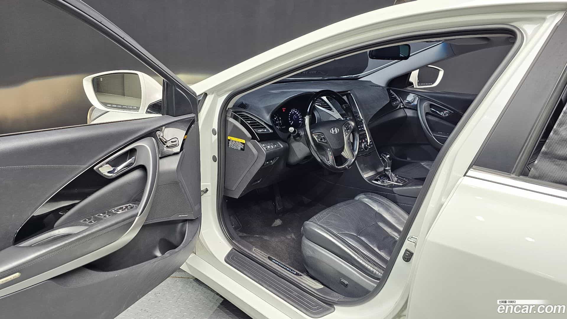 Grandeur Hyundai 2013.7-OPTION-015