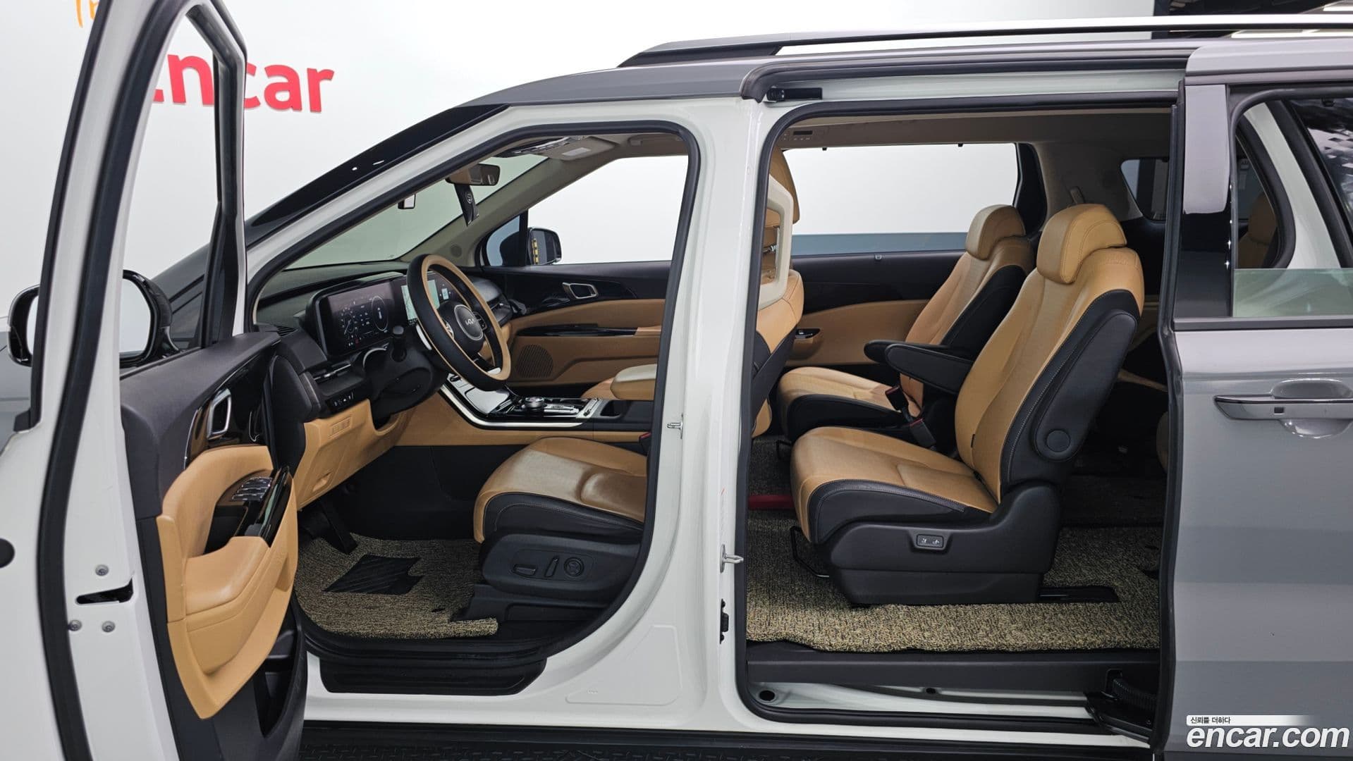 Main__Slider__Photo:Canival Kia 2022.7-9