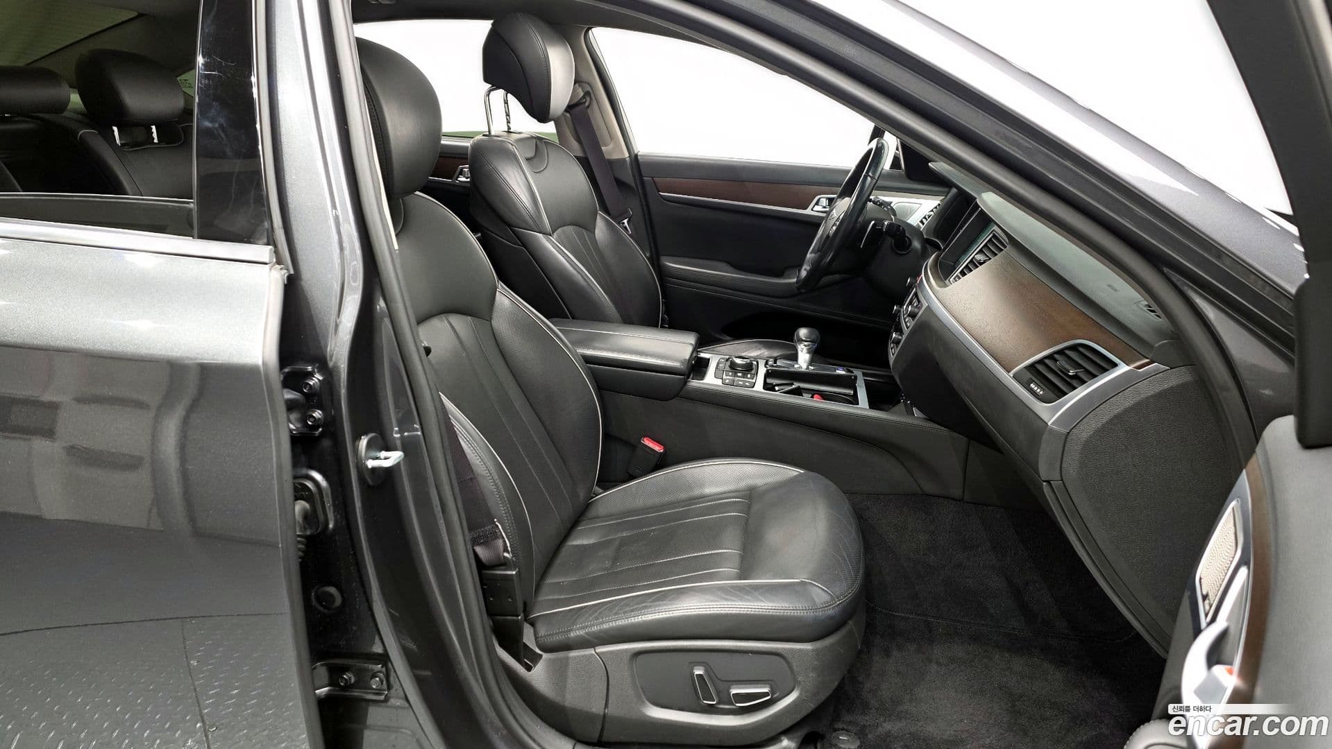 Main__Slider__Photo:G80 Genesis 2017.2-10