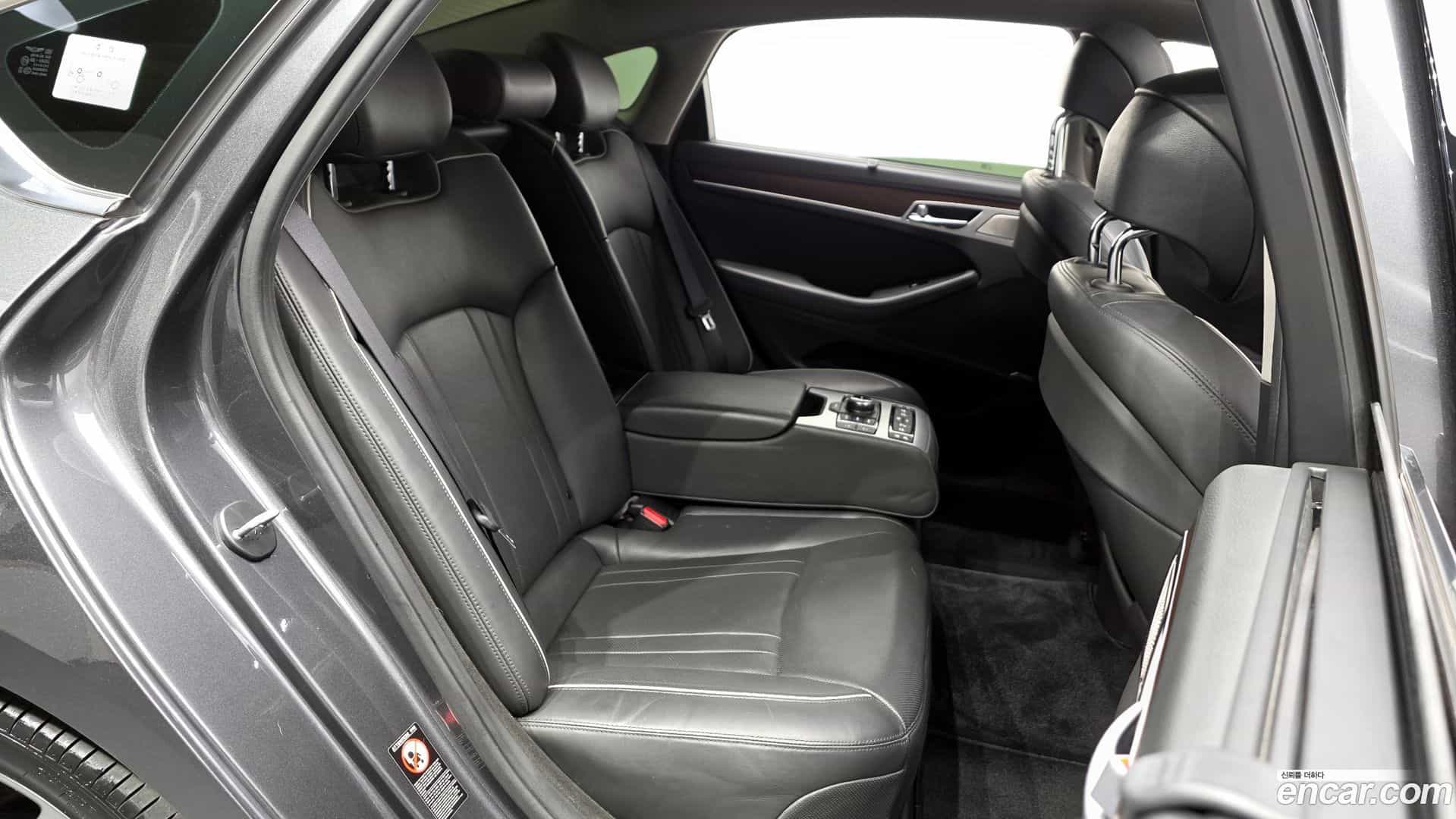 G80 Genesis 2017.2-OPTION-016