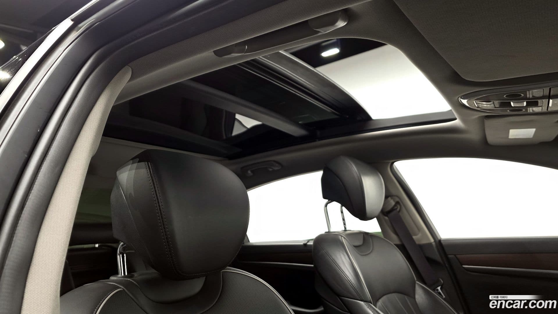 Main__Slider__Photo:G80 Genesis 2017.2-16