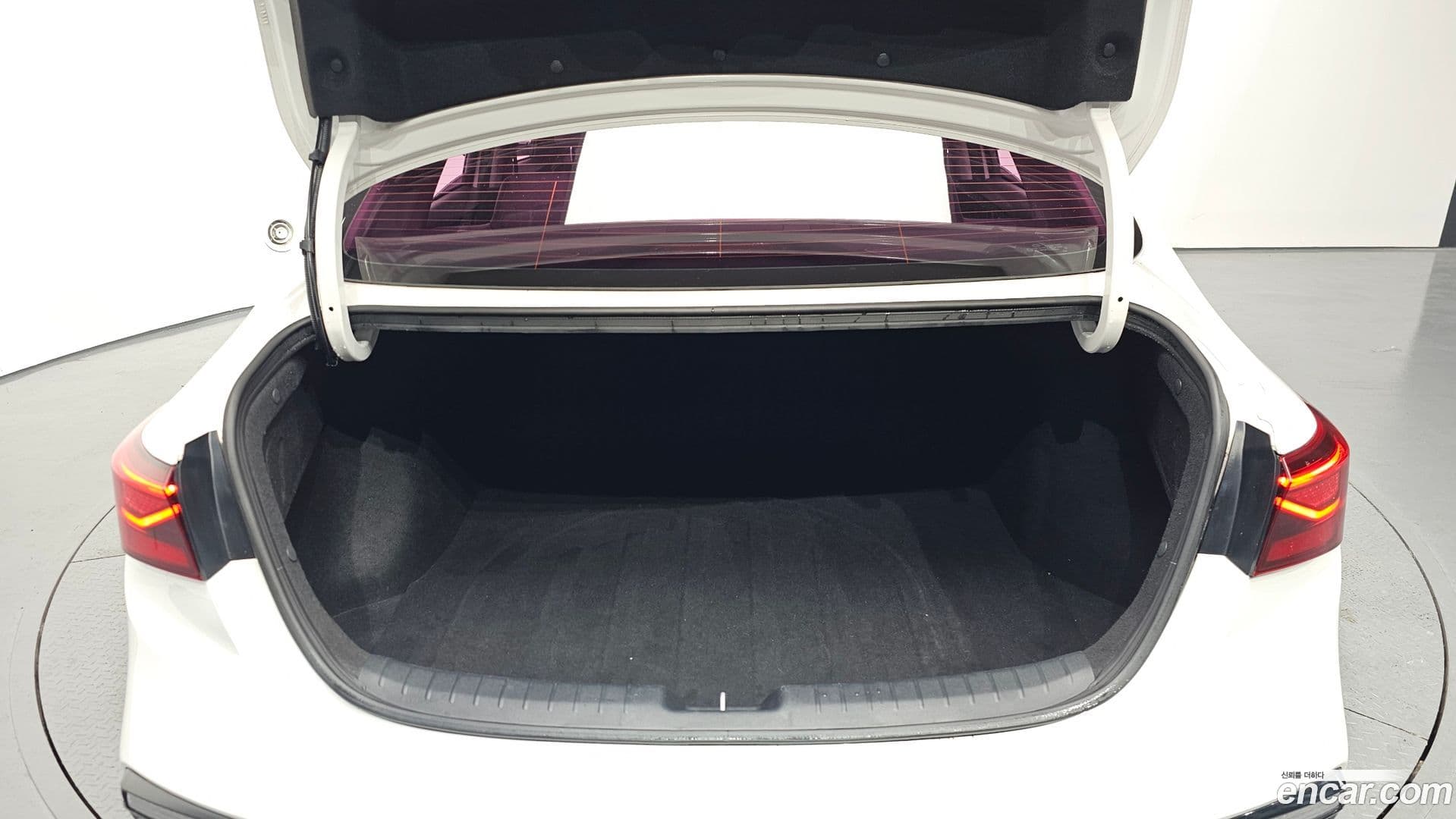 Main__Slider__Photo:K3 Kia 2019.0-19