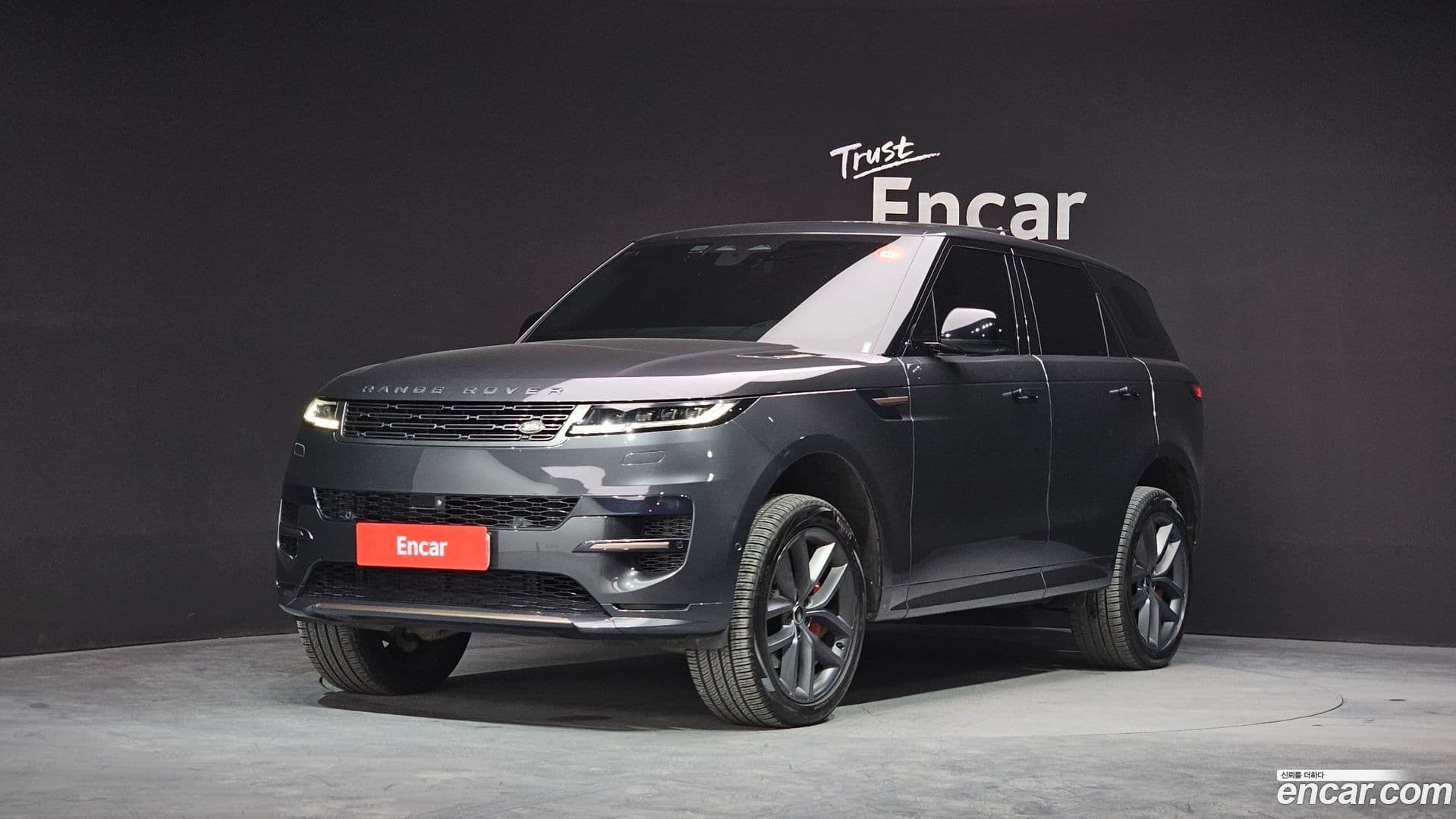 Main__Slider__Photo:Range Rover Sport Land Rover 2023.0-0