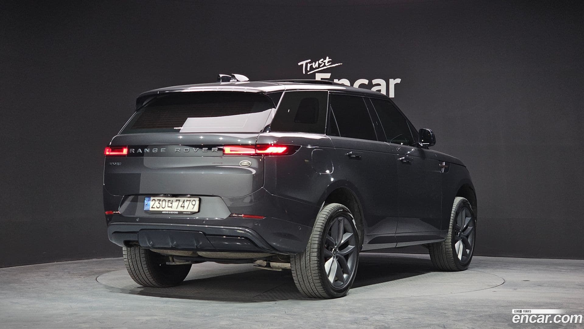 Main__Slider__Photo:Range Rover Sport Land Rover 2023.0-1