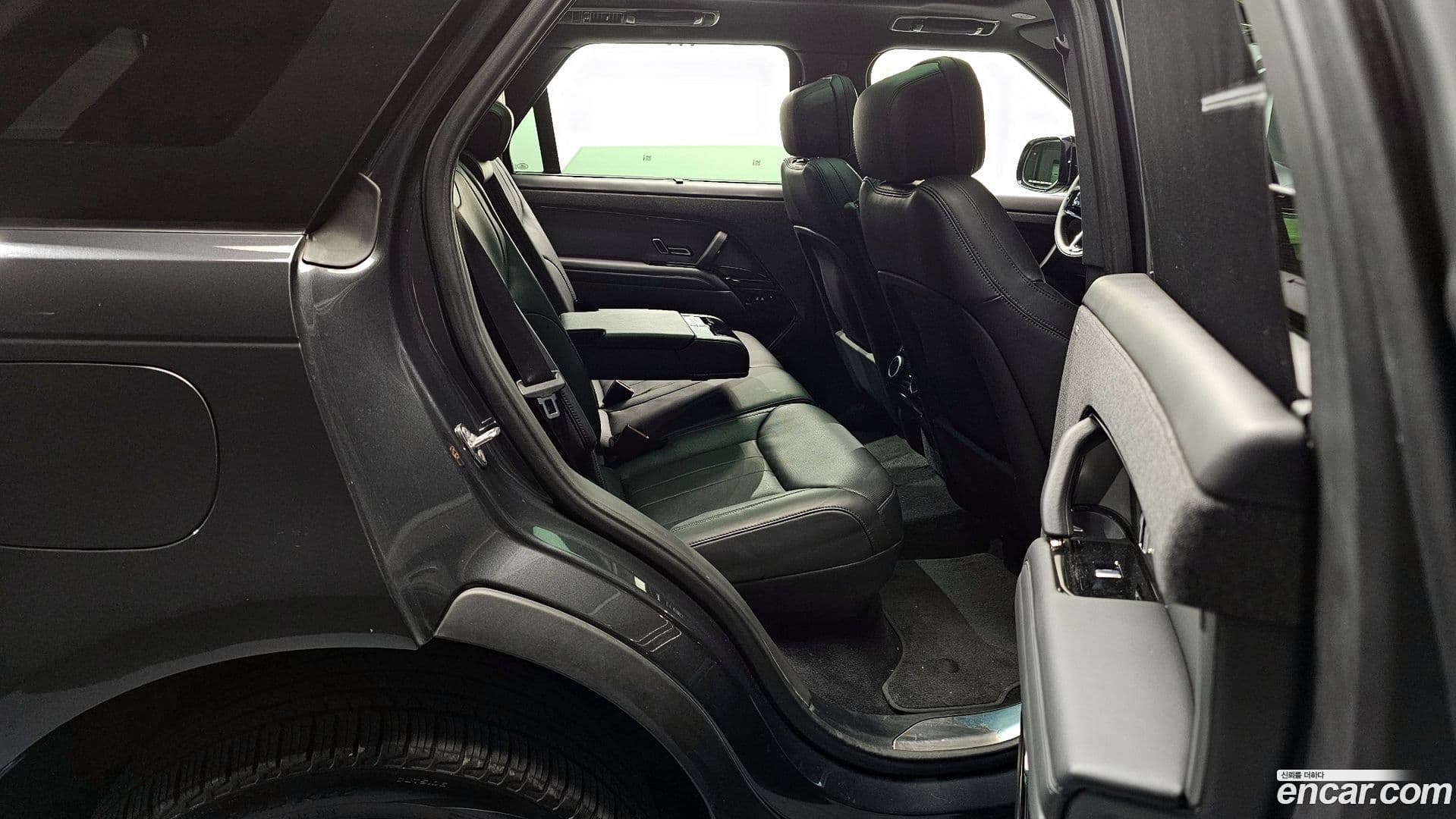 Main__Slider__Photo:Range Rover Sport Land Rover 2023.0-11