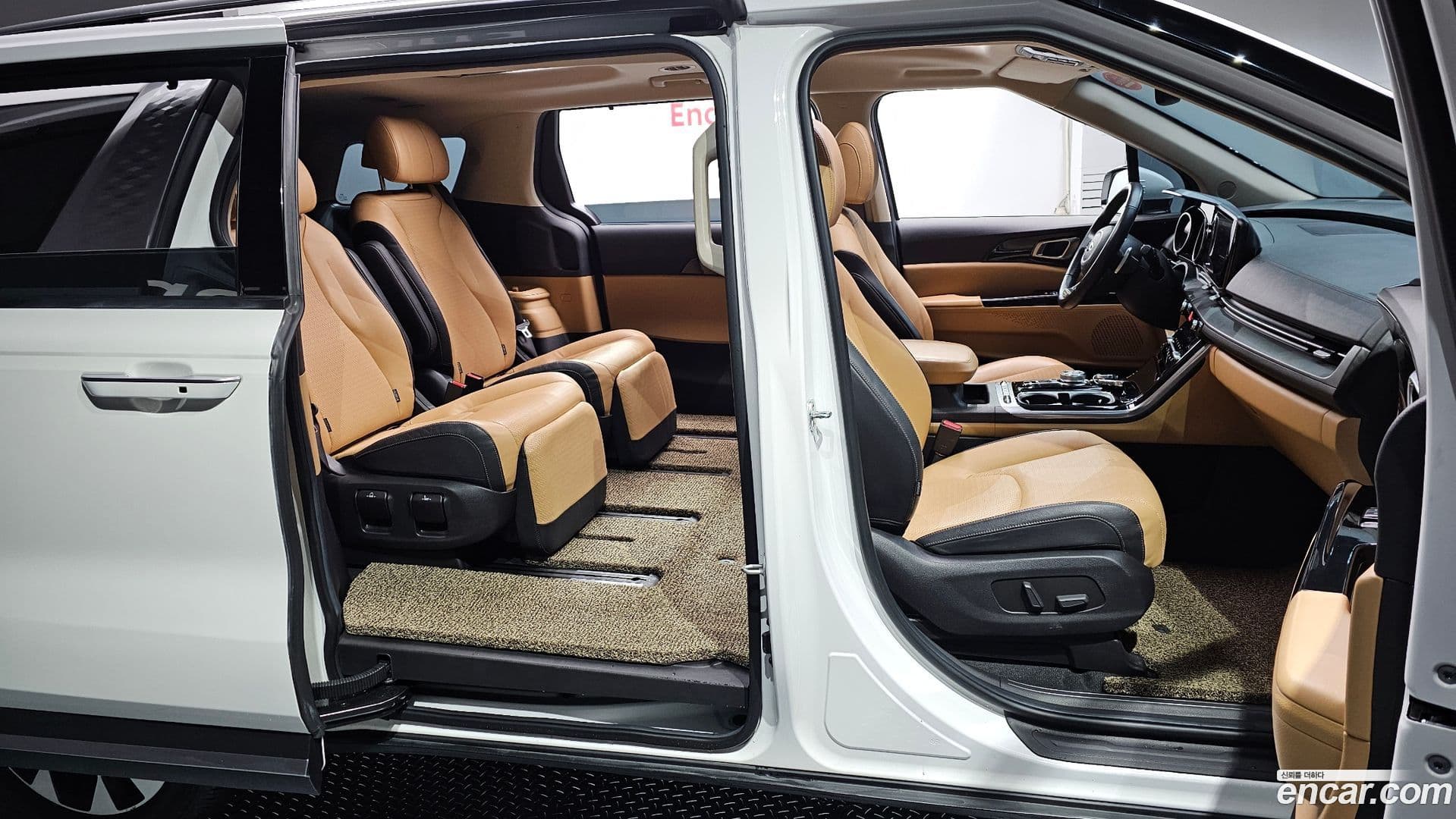 Main__Slider__Photo:Canival Kia 2020.8-14