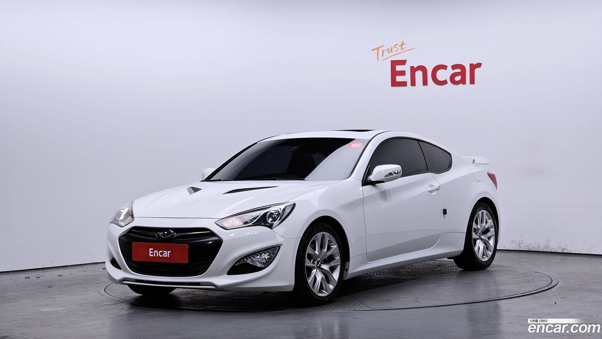 Main__Slider__Photo:Genesis Hyundai 2012.5-0