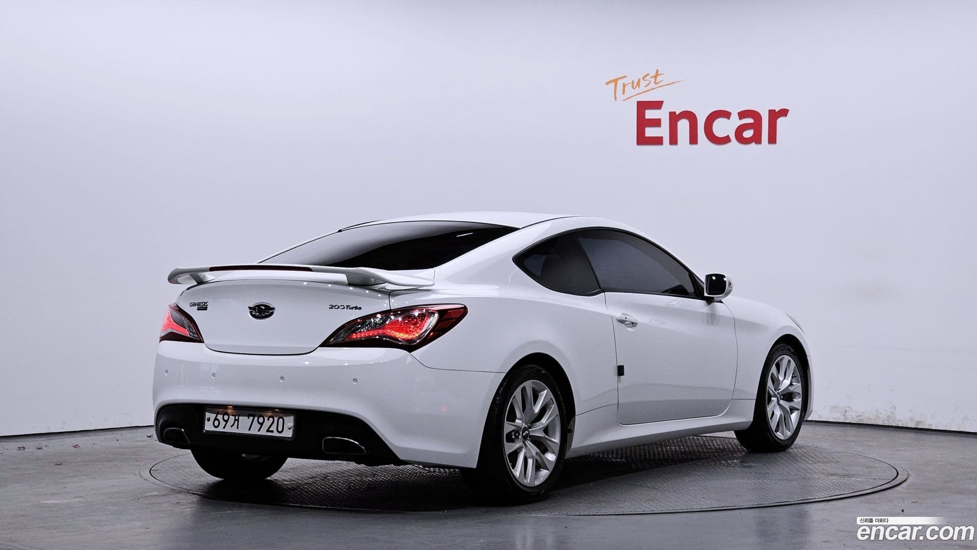 Main__Slider__Photo:Genesis Hyundai 2012.5-1