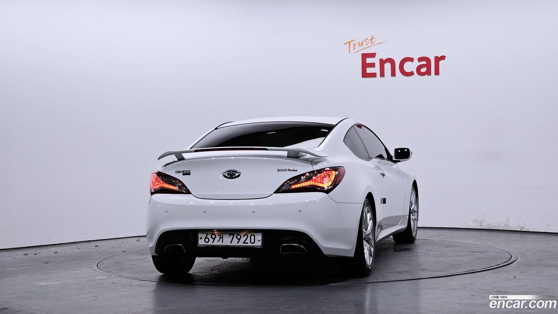 Main__Slider__Photo:Genesis Hyundai 2012.5-3