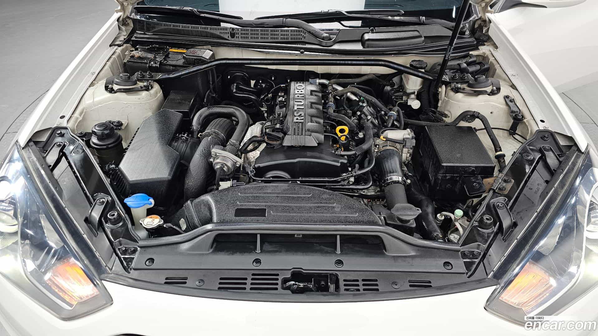 Genesis Hyundai 2012.5-INNER-006