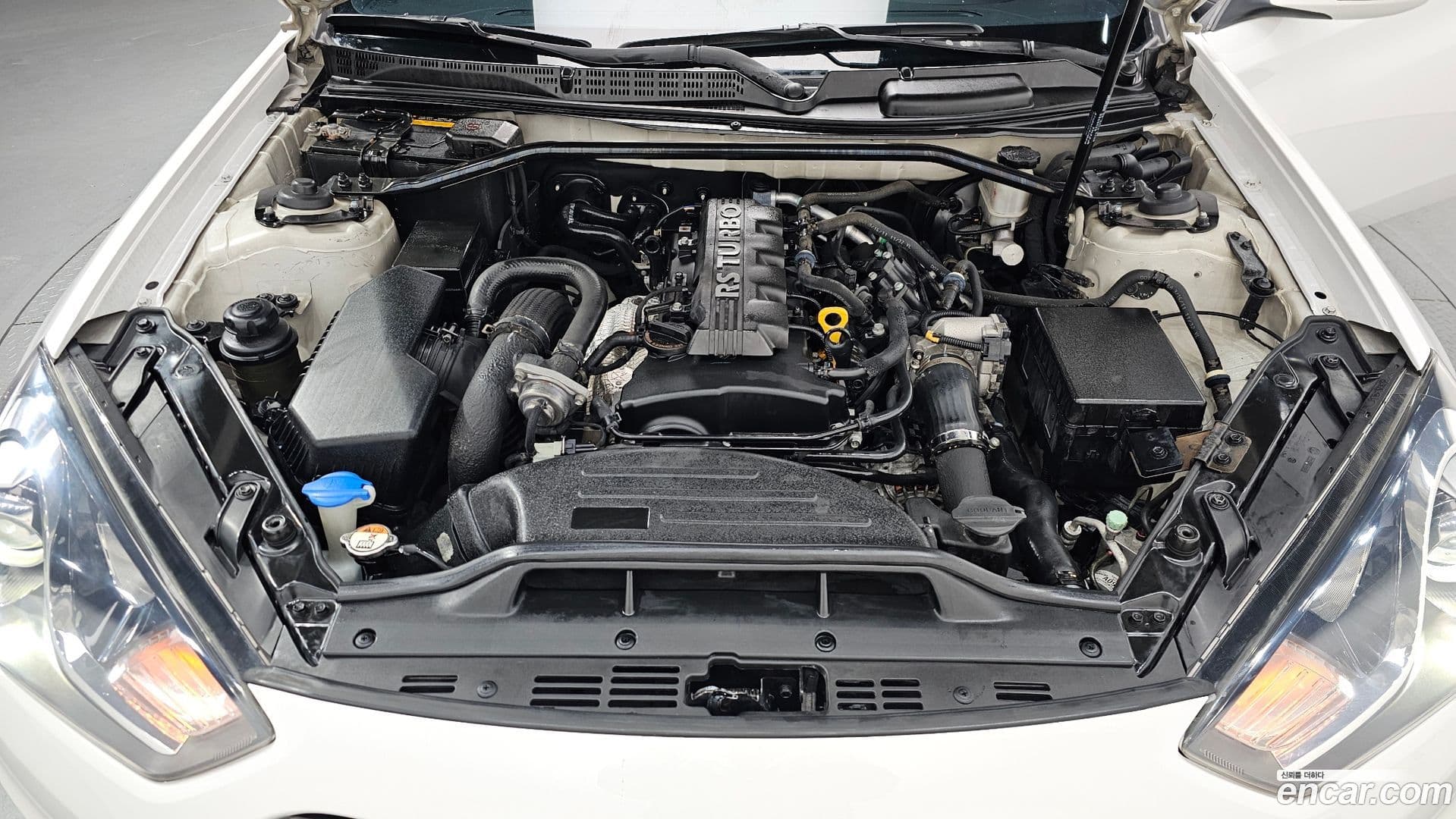 Main__Slider__Photo:Genesis Hyundai 2012.5-5