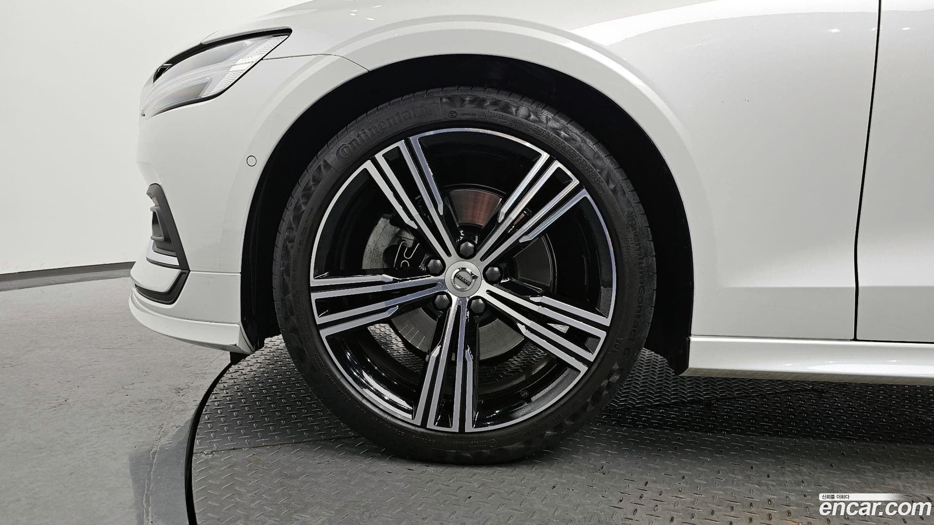 Main__Slider__Photo:S60 Volvo 2021.11-4