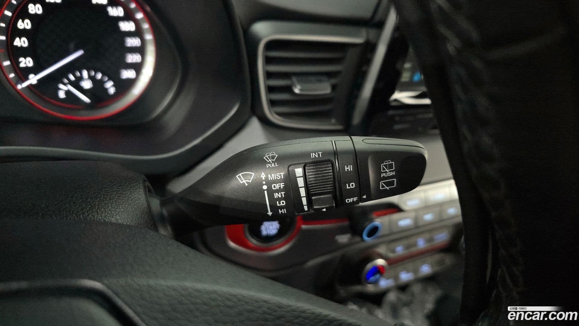 Main__Slider__Photo:Veloster Hyundai 2019.7-16