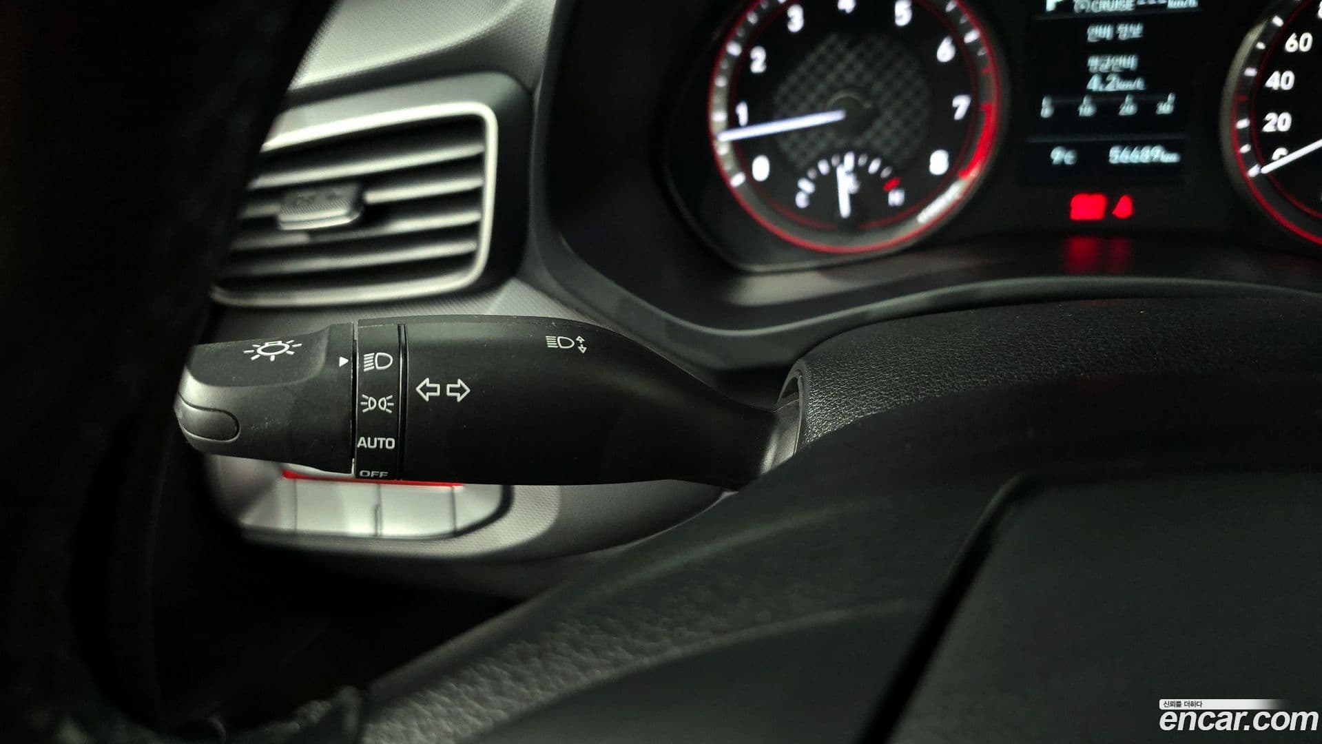 Main__Slider__Photo:Veloster Hyundai 2019.7-17