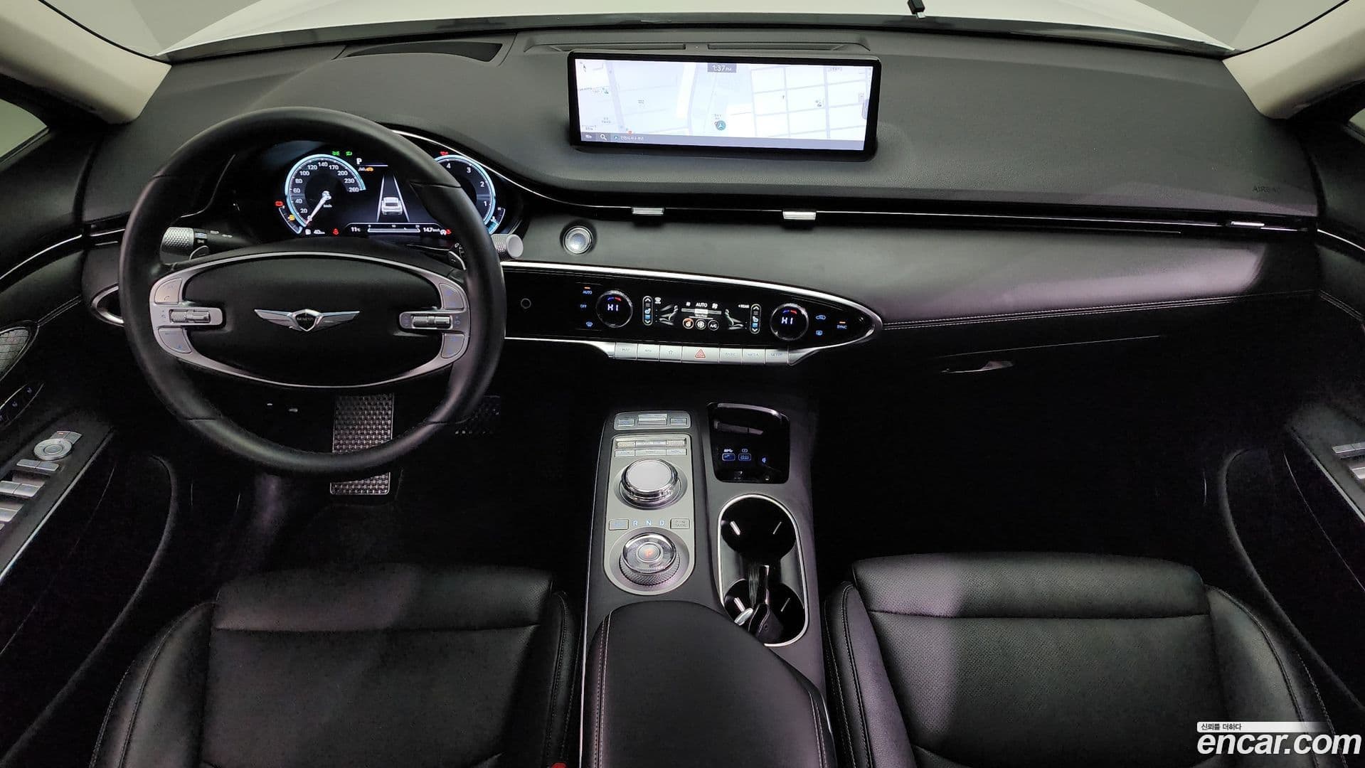 Main__Slider__Photo:GV70 Genesis 2021.2-6