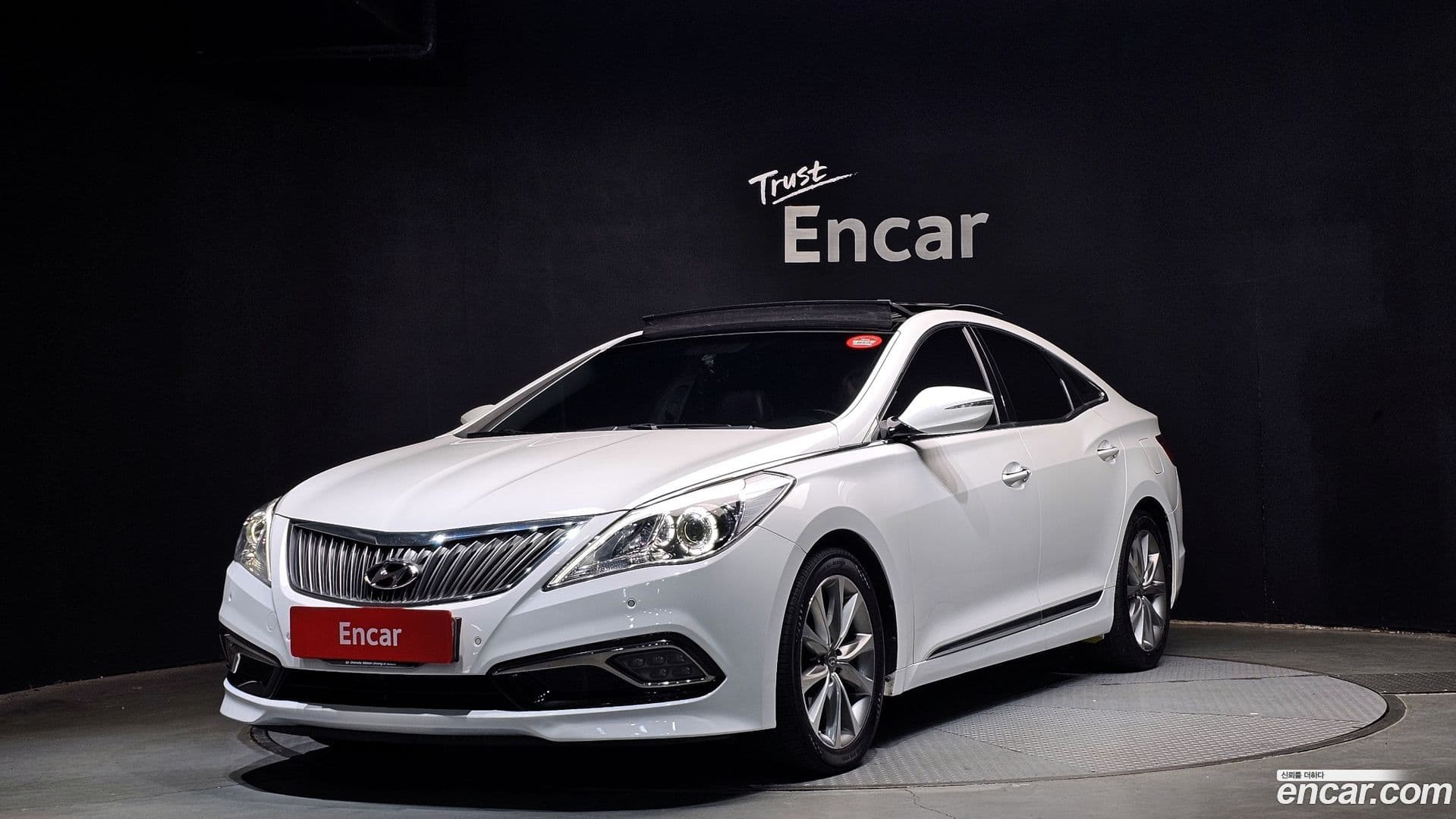 Main__Slider__Photo:Grandeur Hyundai 2015.4-0