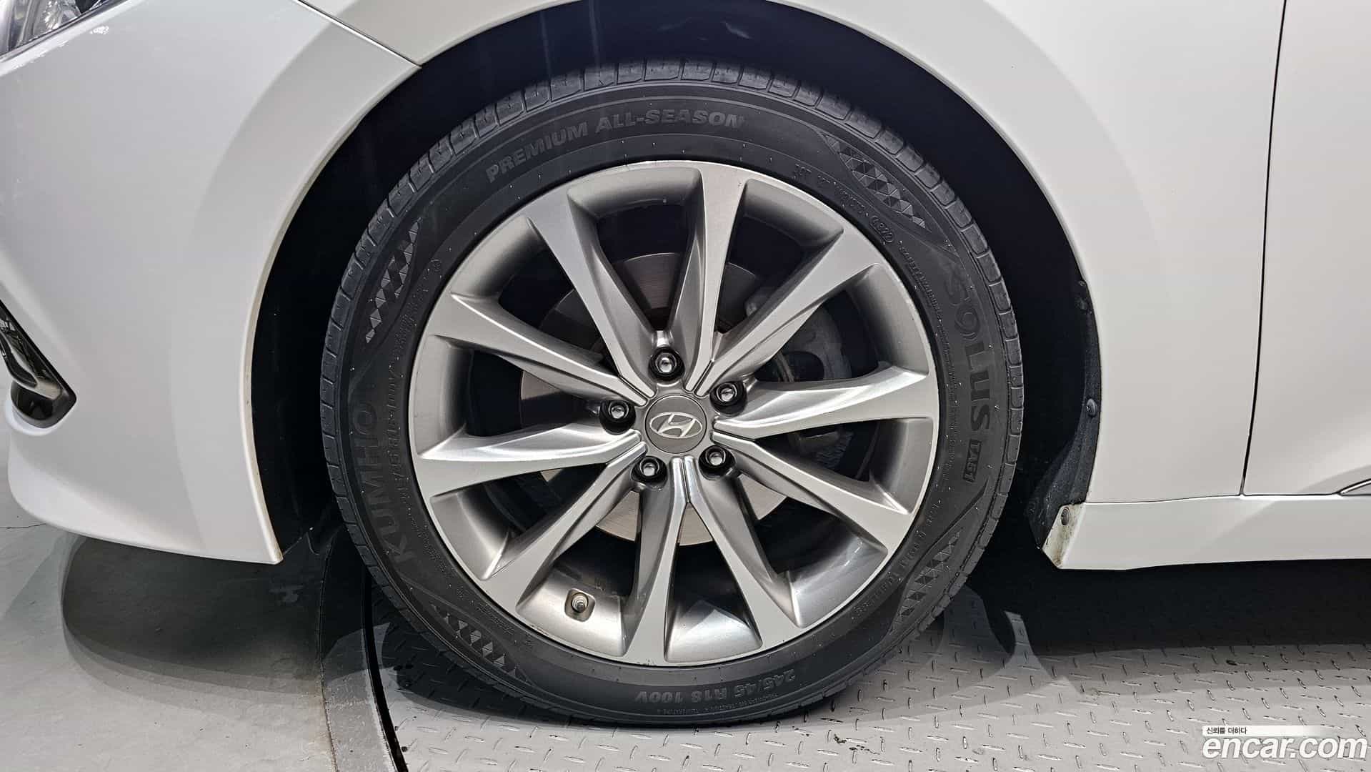 Grandeur Hyundai 2015.4-OUTER-005