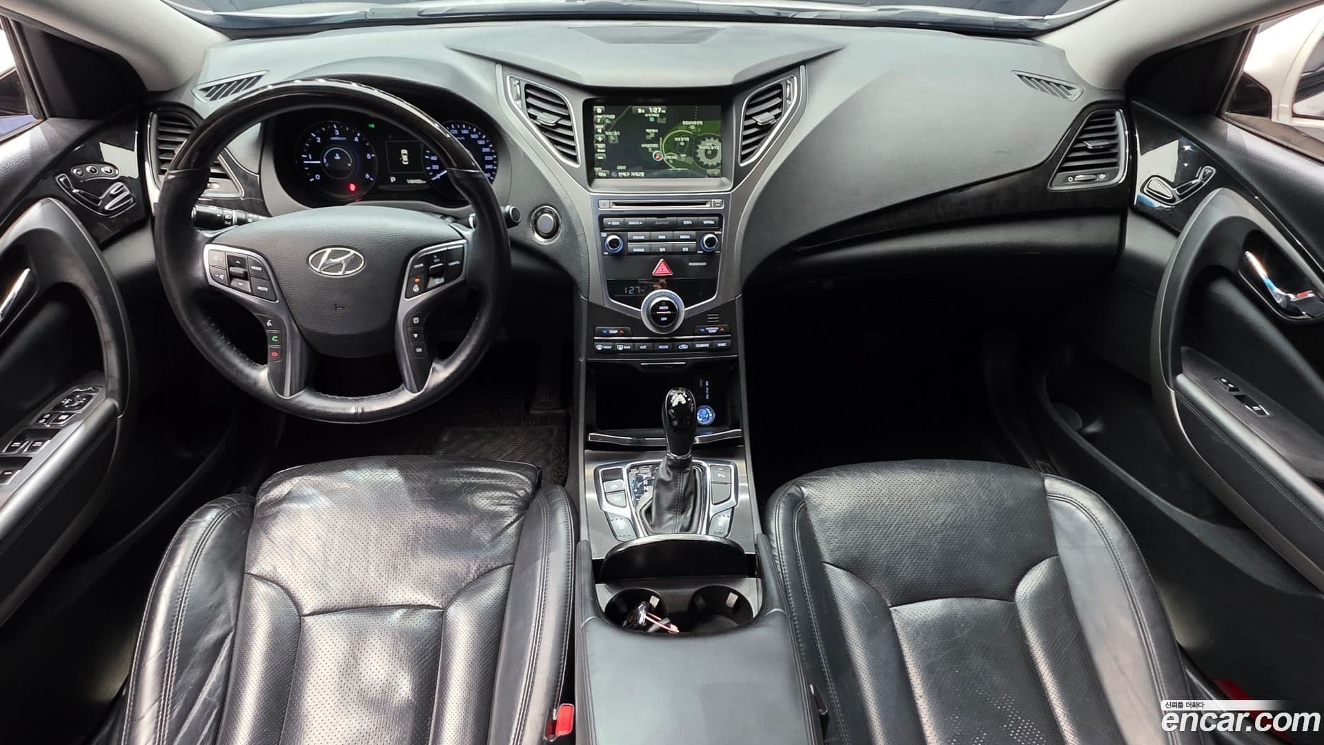 Main__Slider__Photo:Grandeur Hyundai 2015.4-6