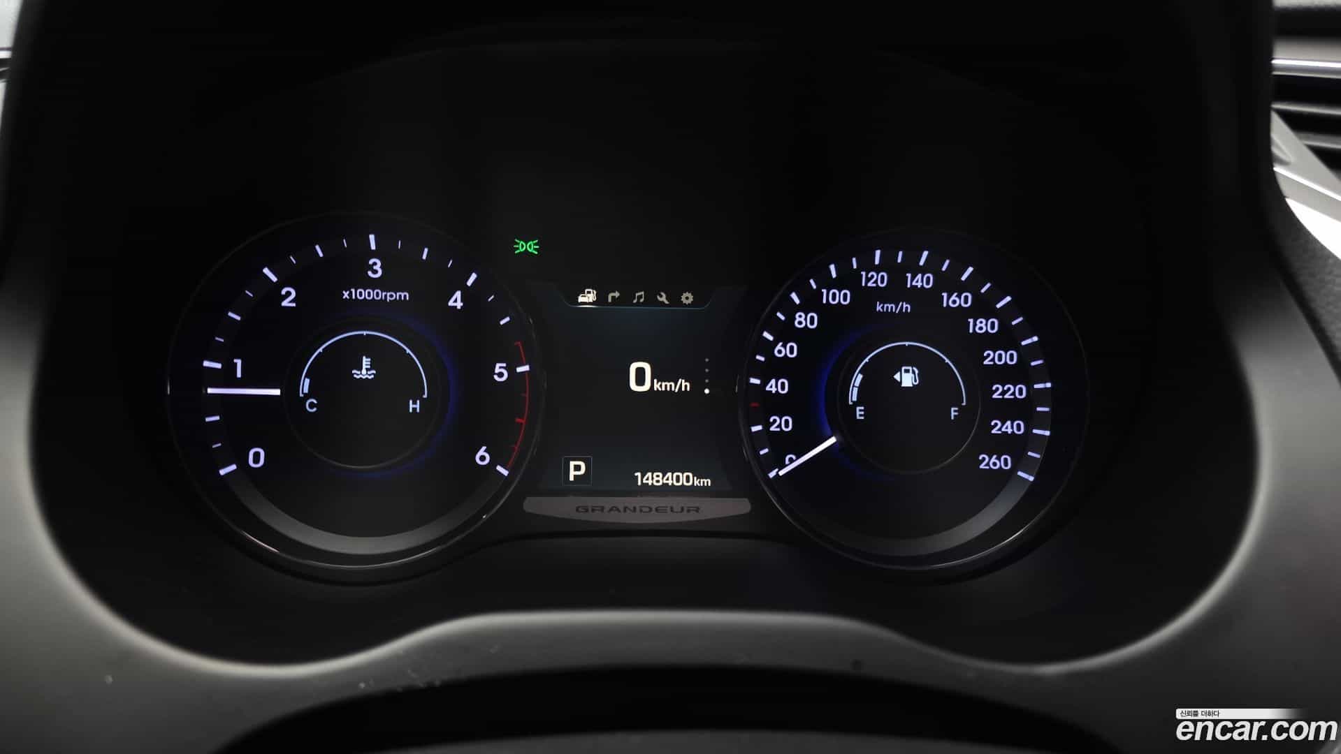 Grandeur Hyundai 2015.4-INNER-008