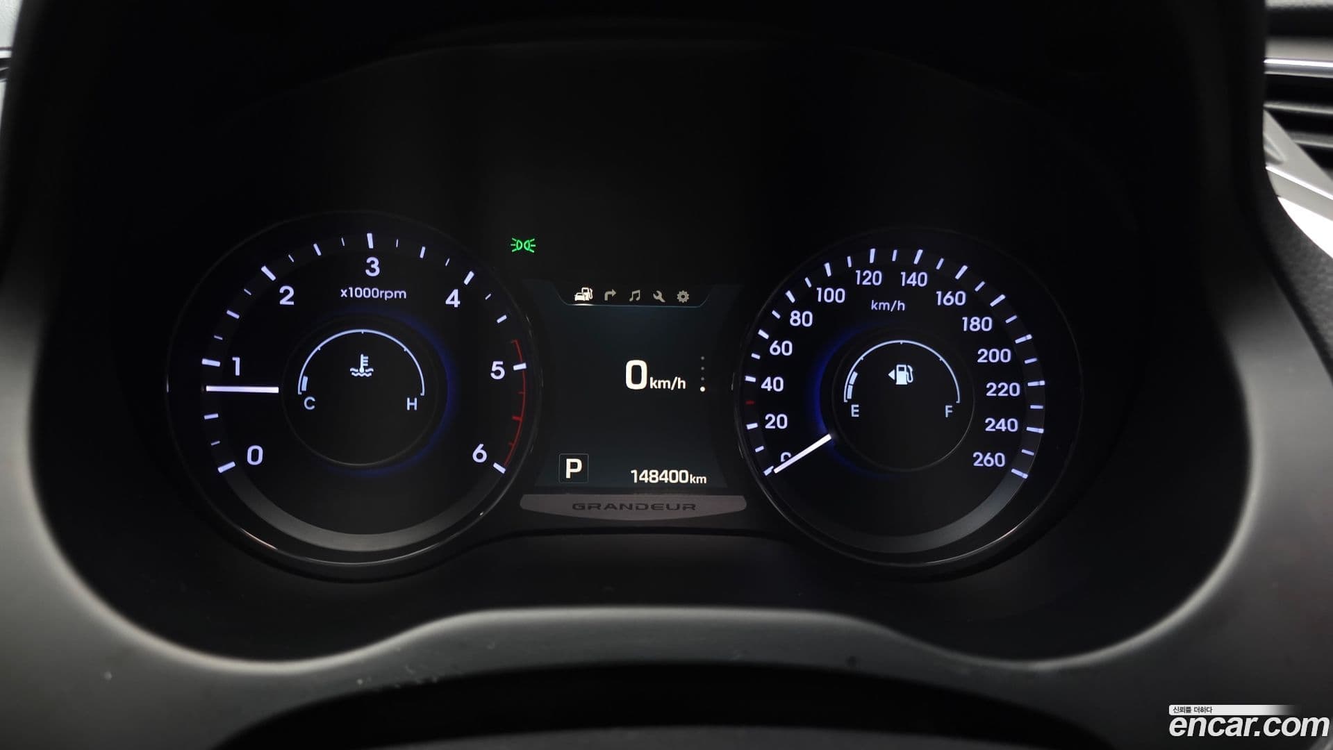 Main__Slider__Photo:Grandeur Hyundai 2015.4-7