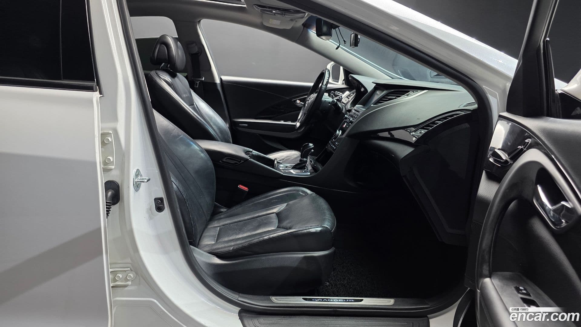 Main__Slider__Photo:Grandeur Hyundai 2015.4-9