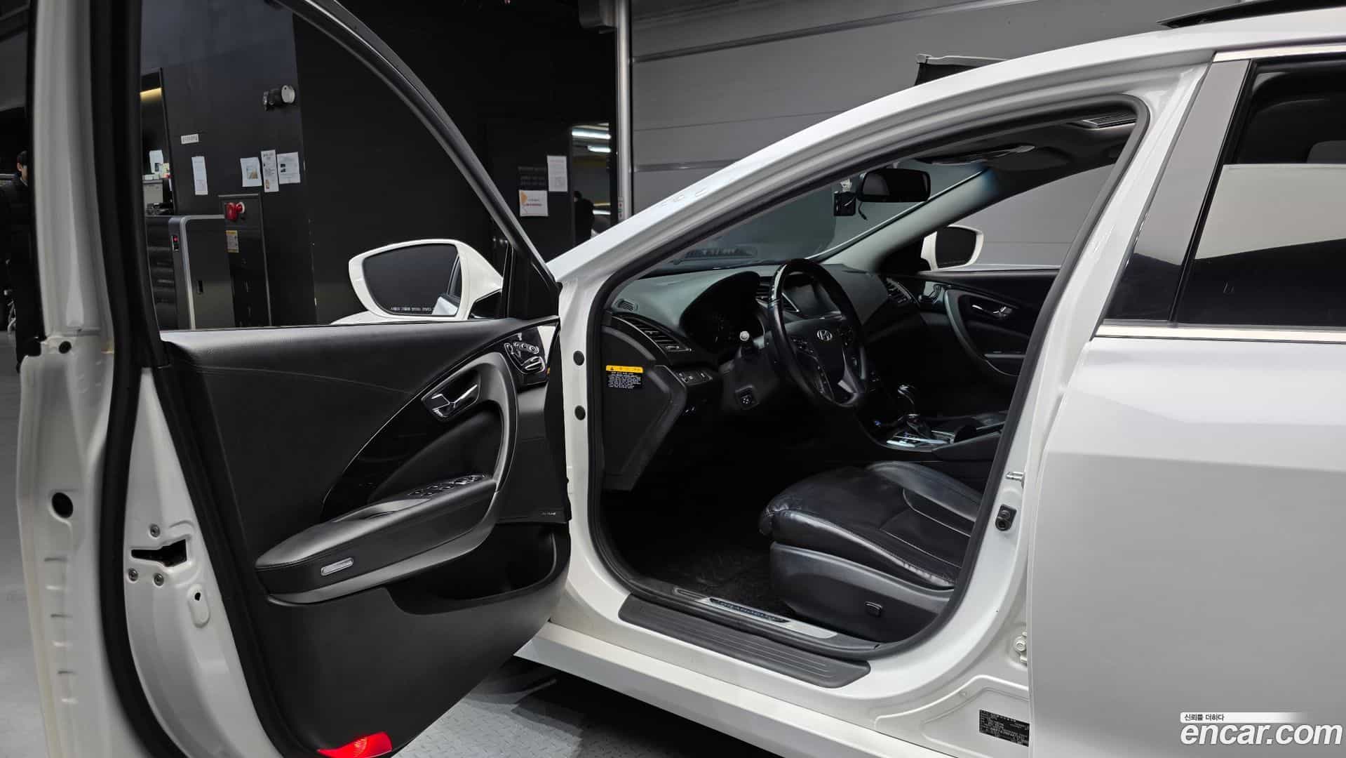 Grandeur Hyundai 2015.4-OPTION-015