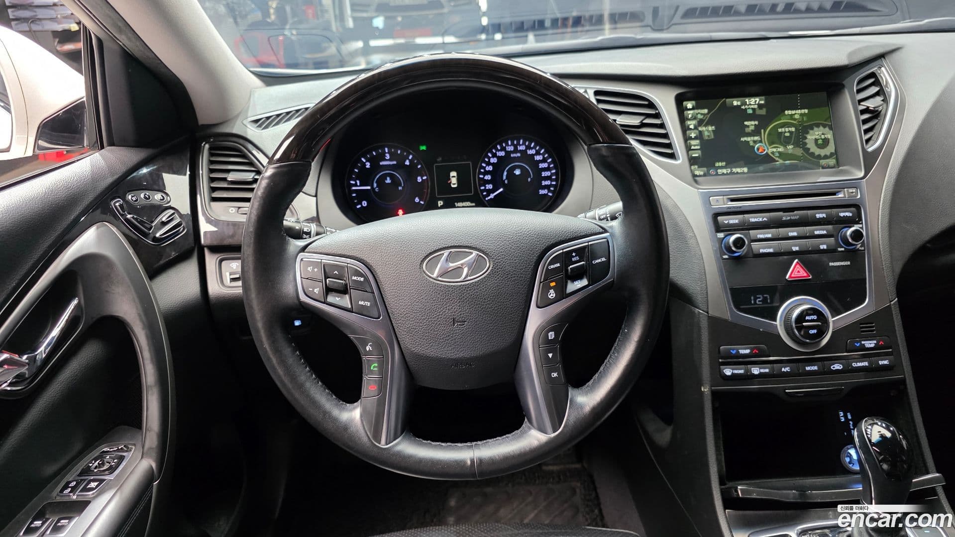 Main__Slider__Photo:Grandeur Hyundai 2015.4-12