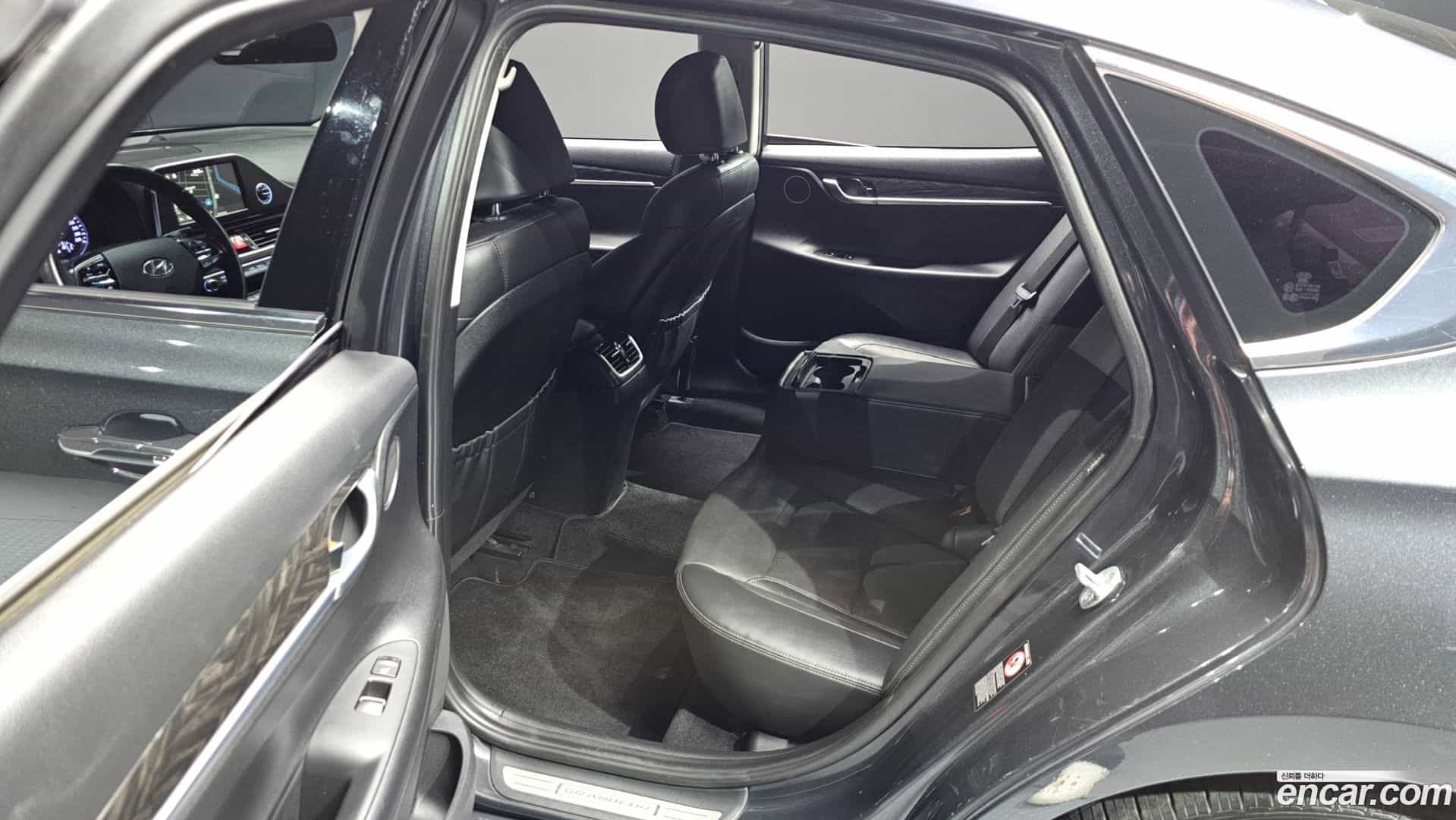 Grandeur Hyundai 2017.3-OPTION-016