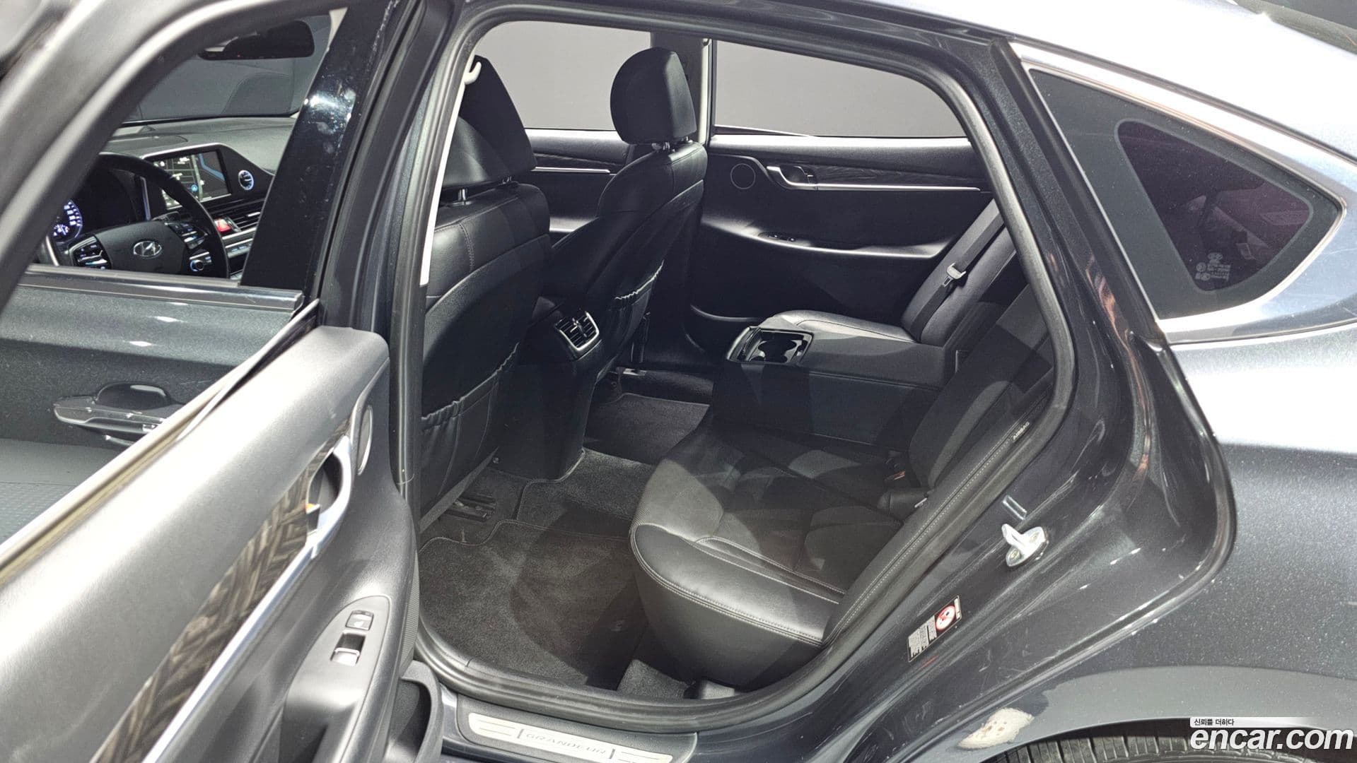 Main__Slider__Photo:Grandeur Hyundai 2017.3-11