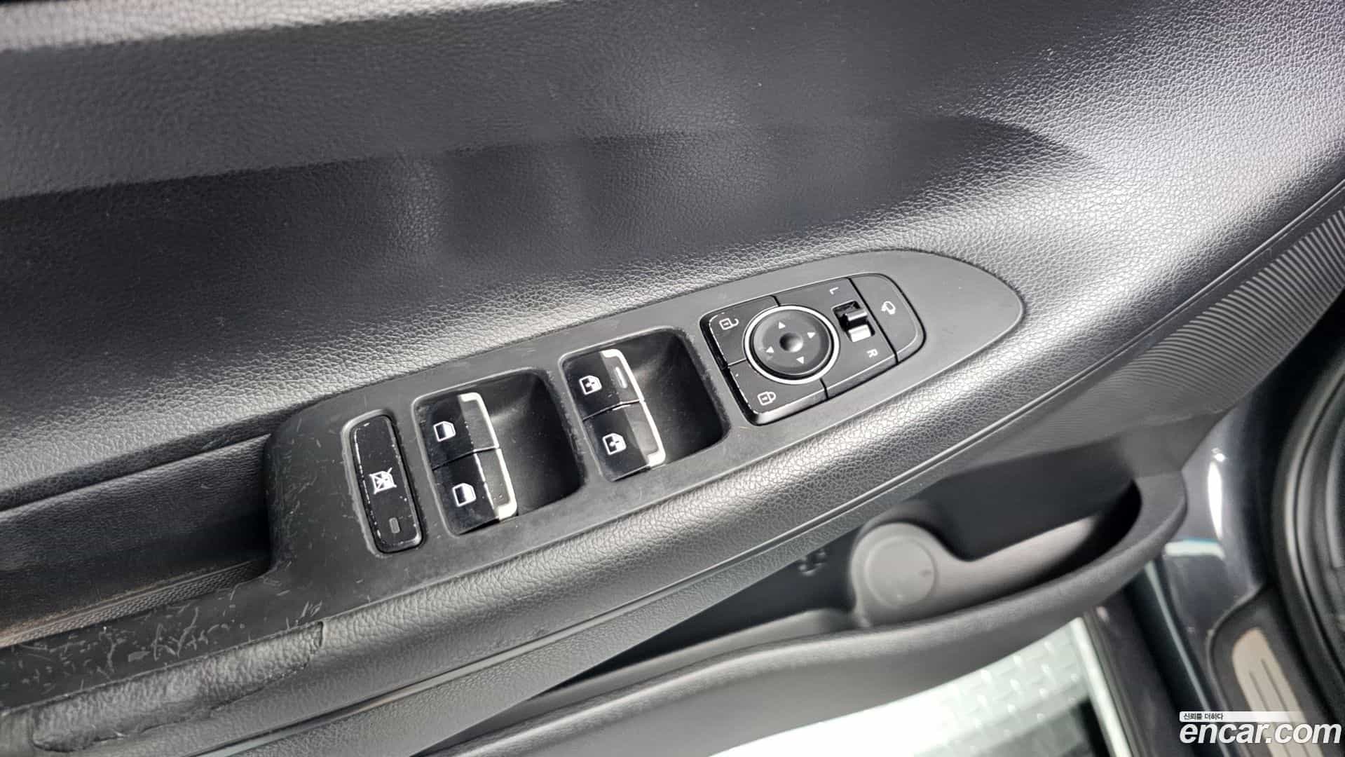 Grandeur Hyundai 2017.3-OPTION-022