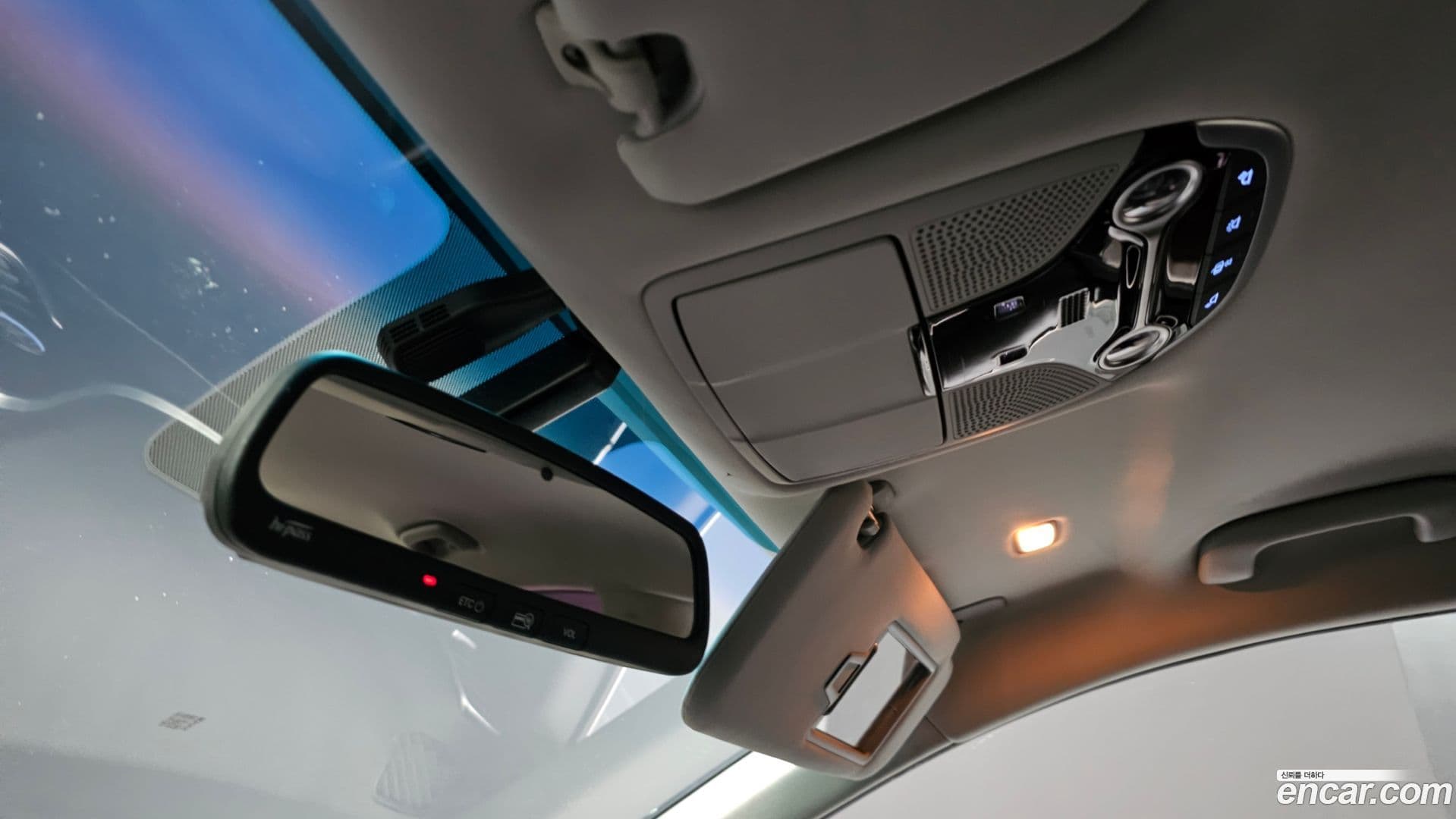 Main__Slider__Photo:Grandeur Hyundai 2017.3-19