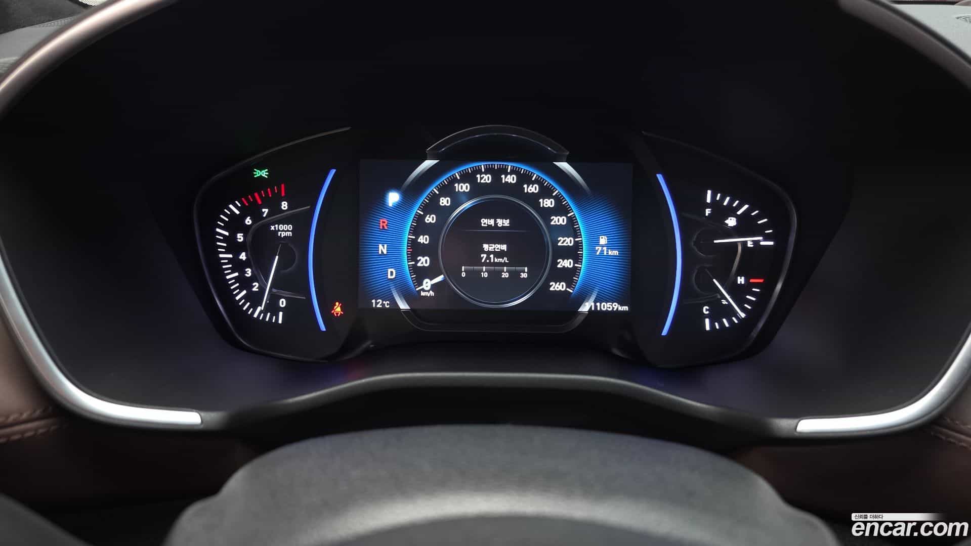 Santafe Hyundai 2019.2-INNER-008