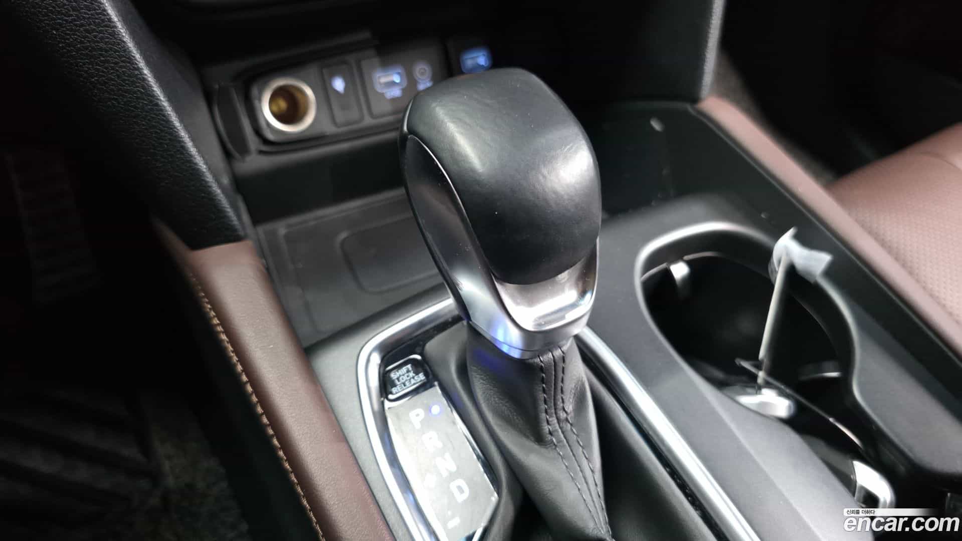 Santafe Hyundai 2019.2-INNER-009