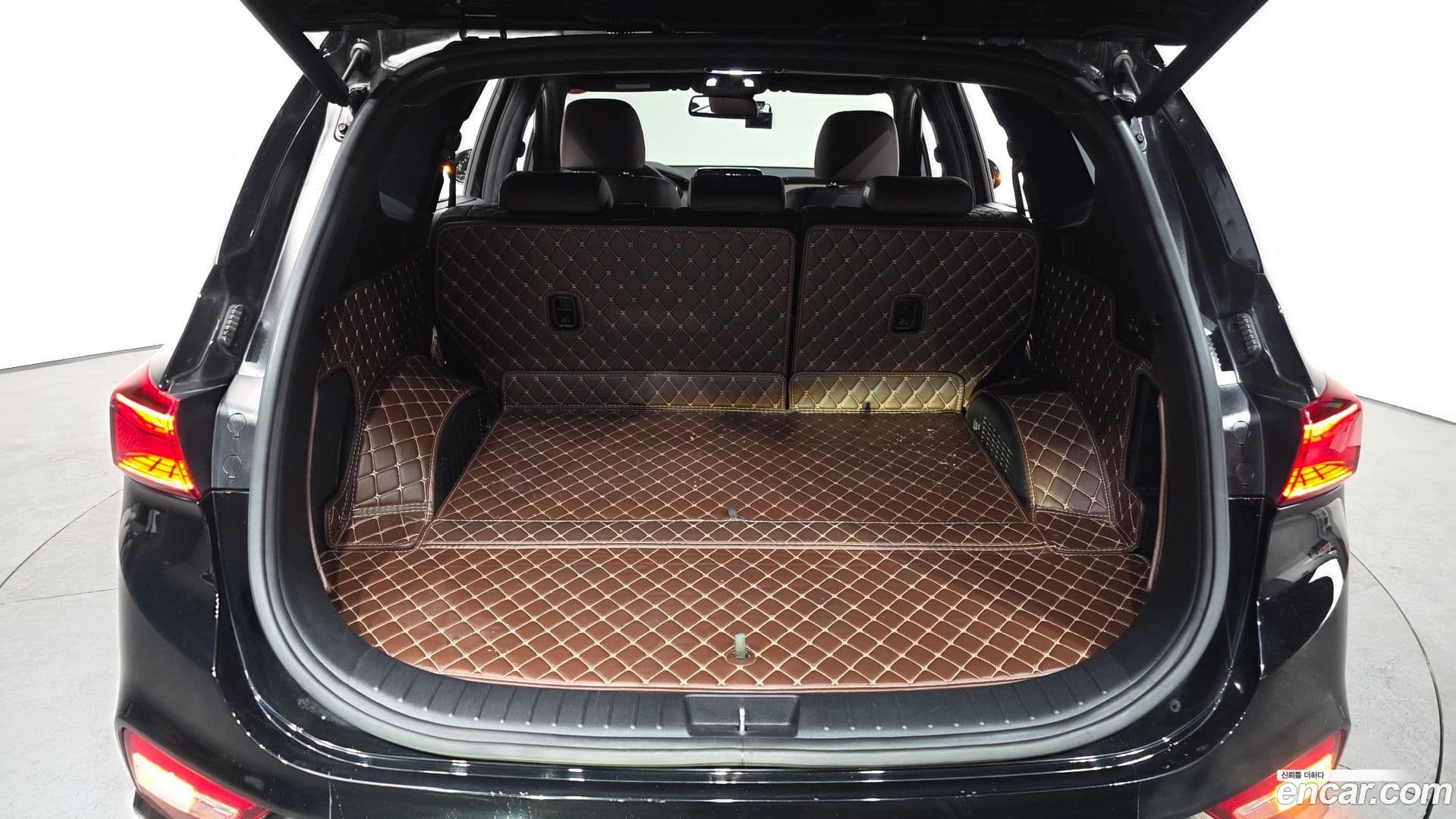 Main__Slider__Photo:Santafe Hyundai 2019.2-19