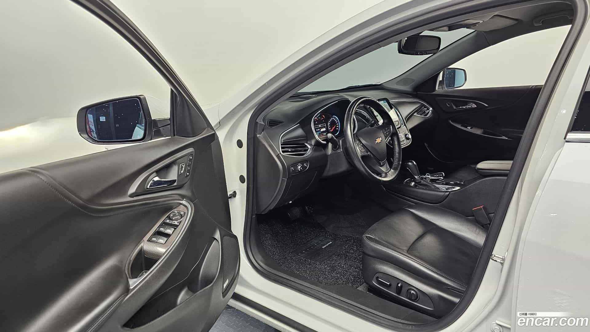 Malibu Chevrolet 2017.9-INNER-010