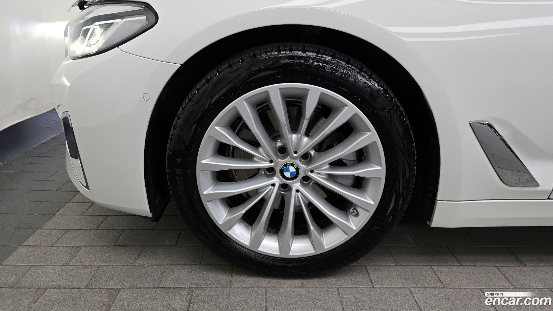 Main__Slider__Photo:5-Series BMW 2023.5-4