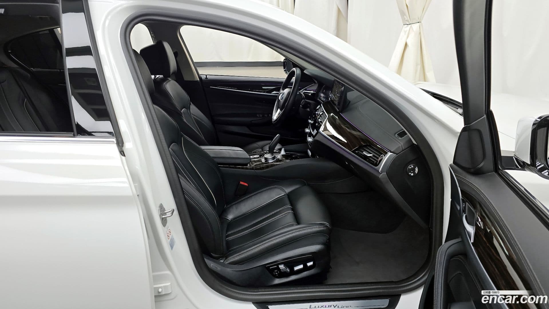 Main__Slider__Photo:5-Series BMW 2023.5-10