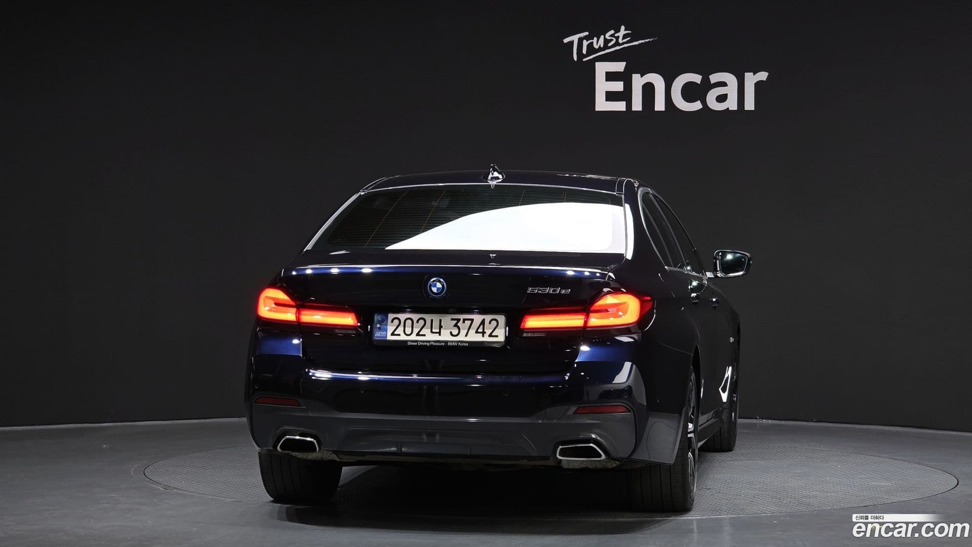 Main__Slider__Photo:5-Series BMW 2022.8-3