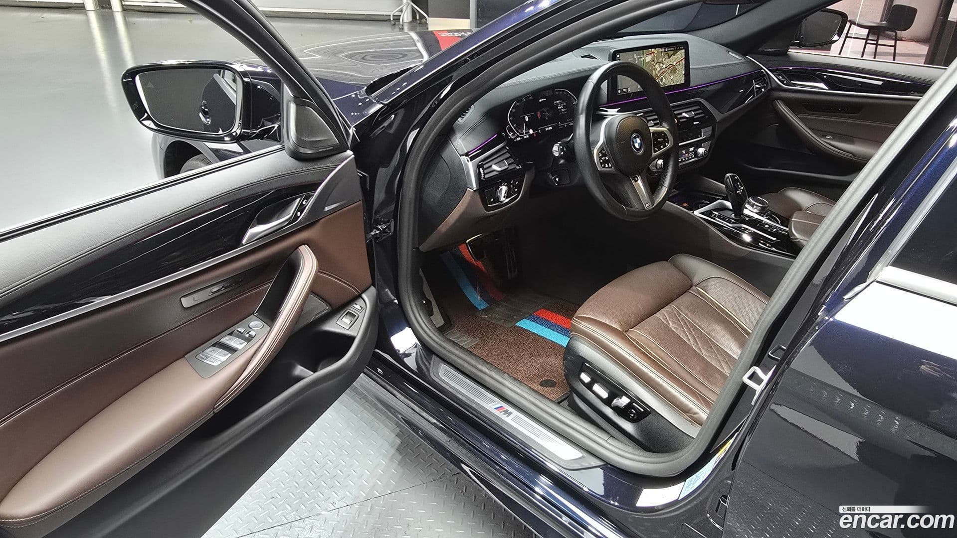 Main__Slider__Photo:5-Series BMW 2022.8-10