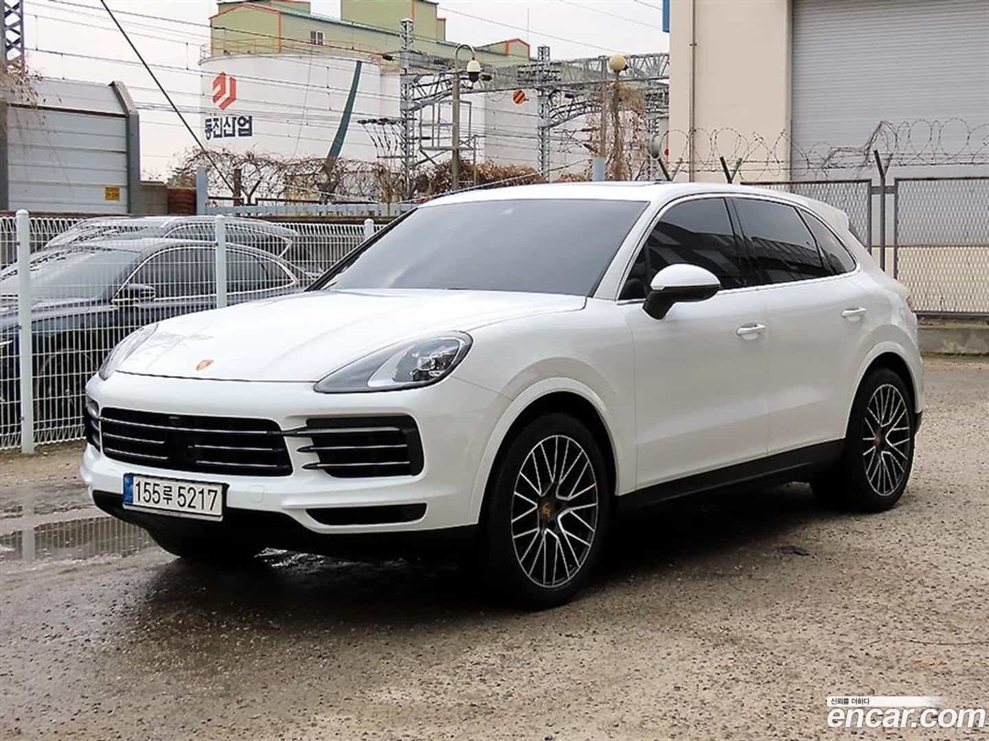 Cayenne Porsche 2022.10-OUTER-001