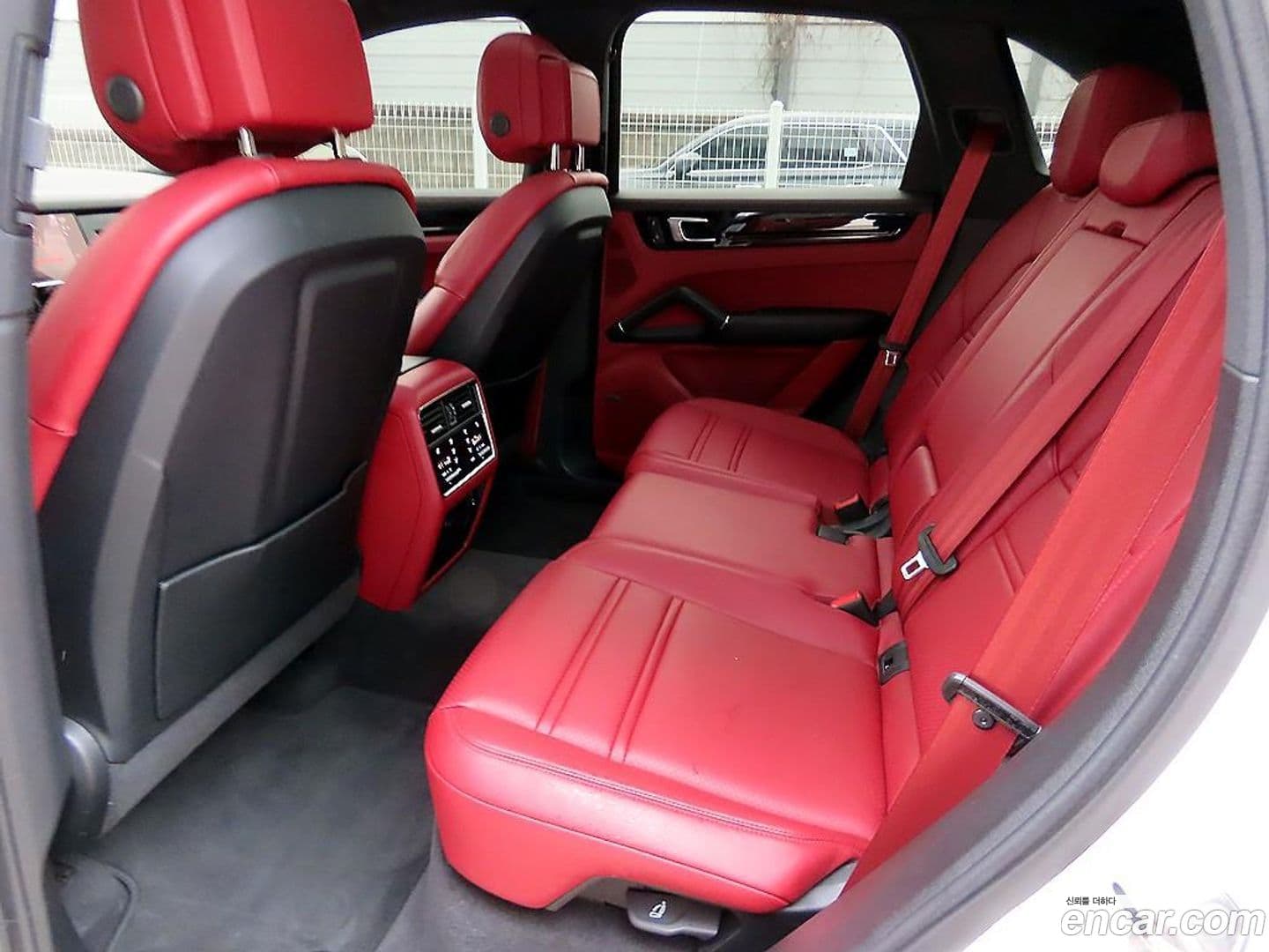 Main__Slider__Photo:Cayenne Porsche 2022.10-5