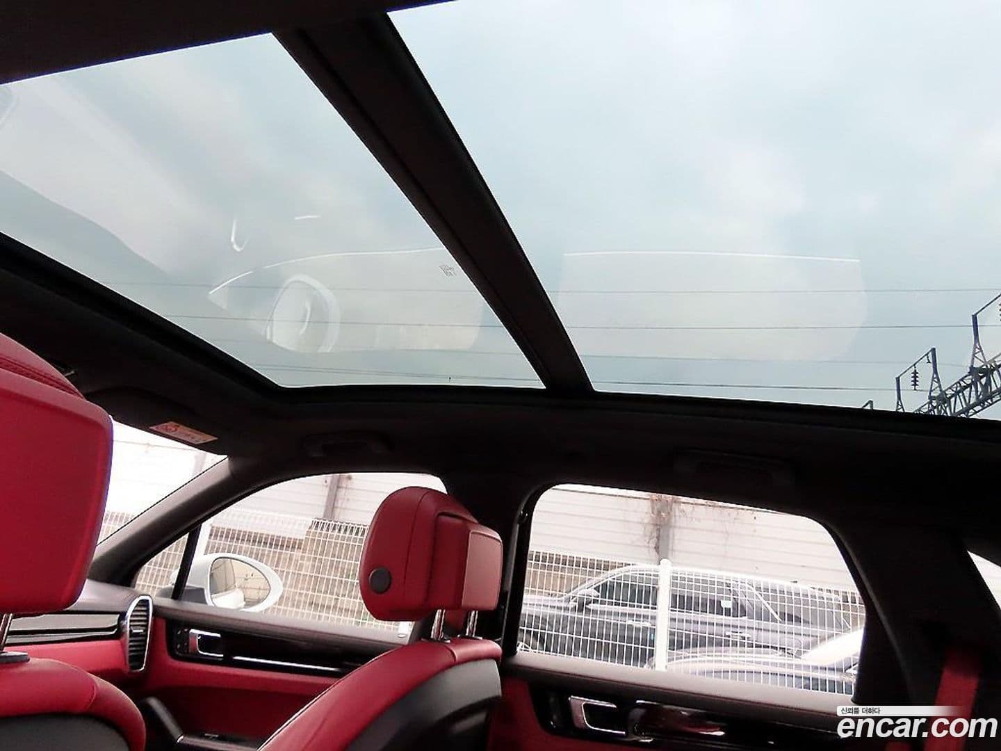 Main__Slider__Photo:Cayenne Porsche 2022.10-15