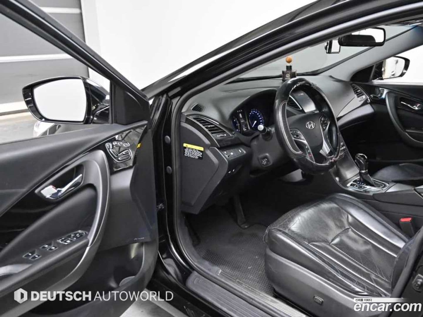 Main__Slider__Photo:Grandeur Hyundai 2014.8-10